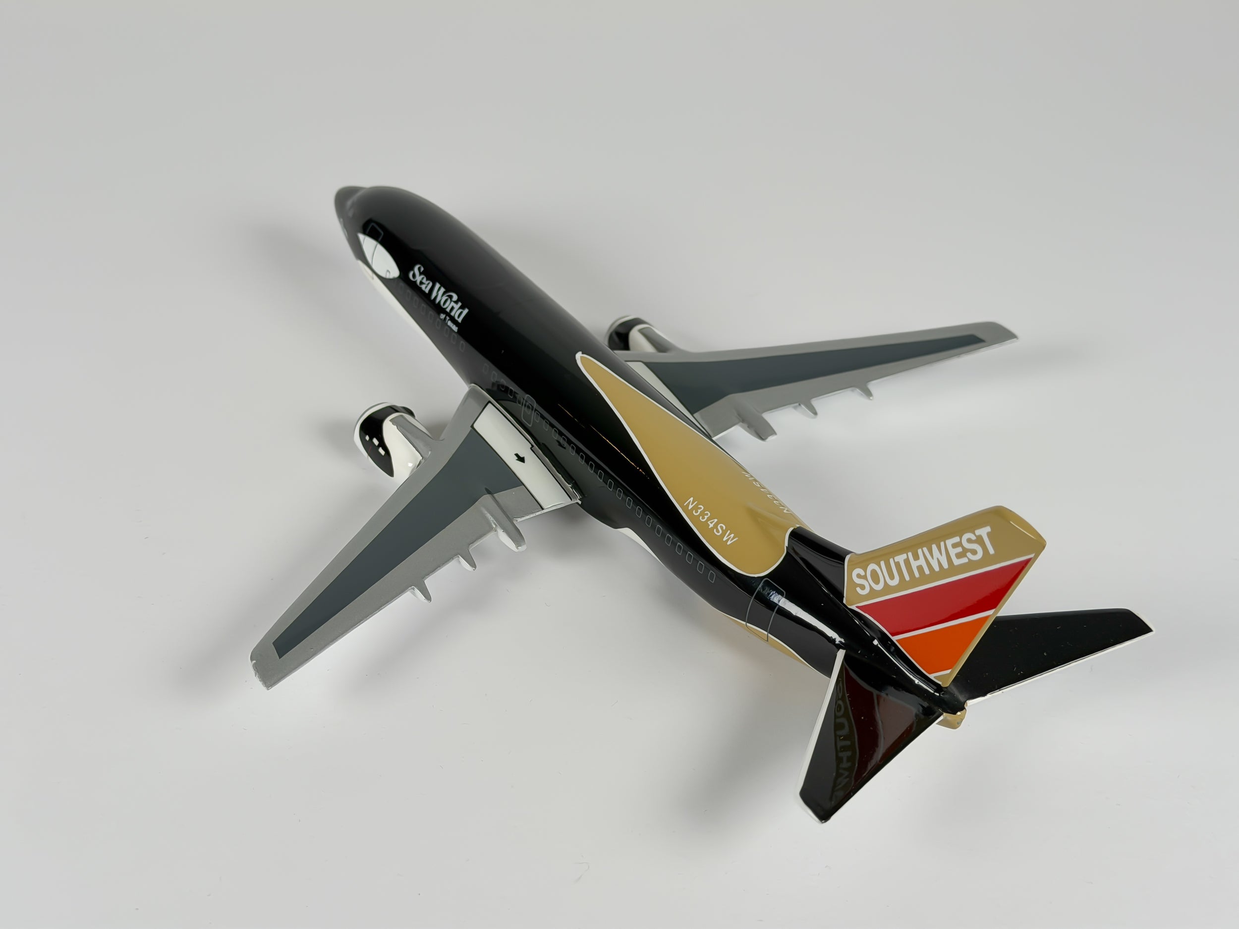 1:150 Southwest Airlines Boeing 737-300 (N334SW) - Shamu Seaworld | Atlantic Models