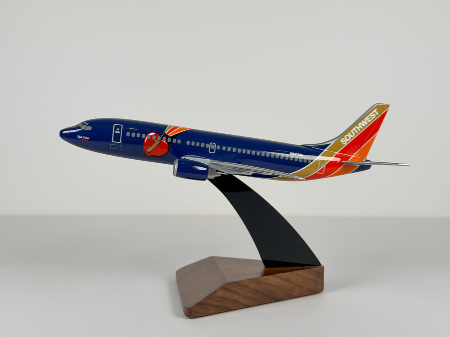 1:150 Southwest Airlines Boeing 737-300 (N647SW) - Triple Crown One | Wesco Models