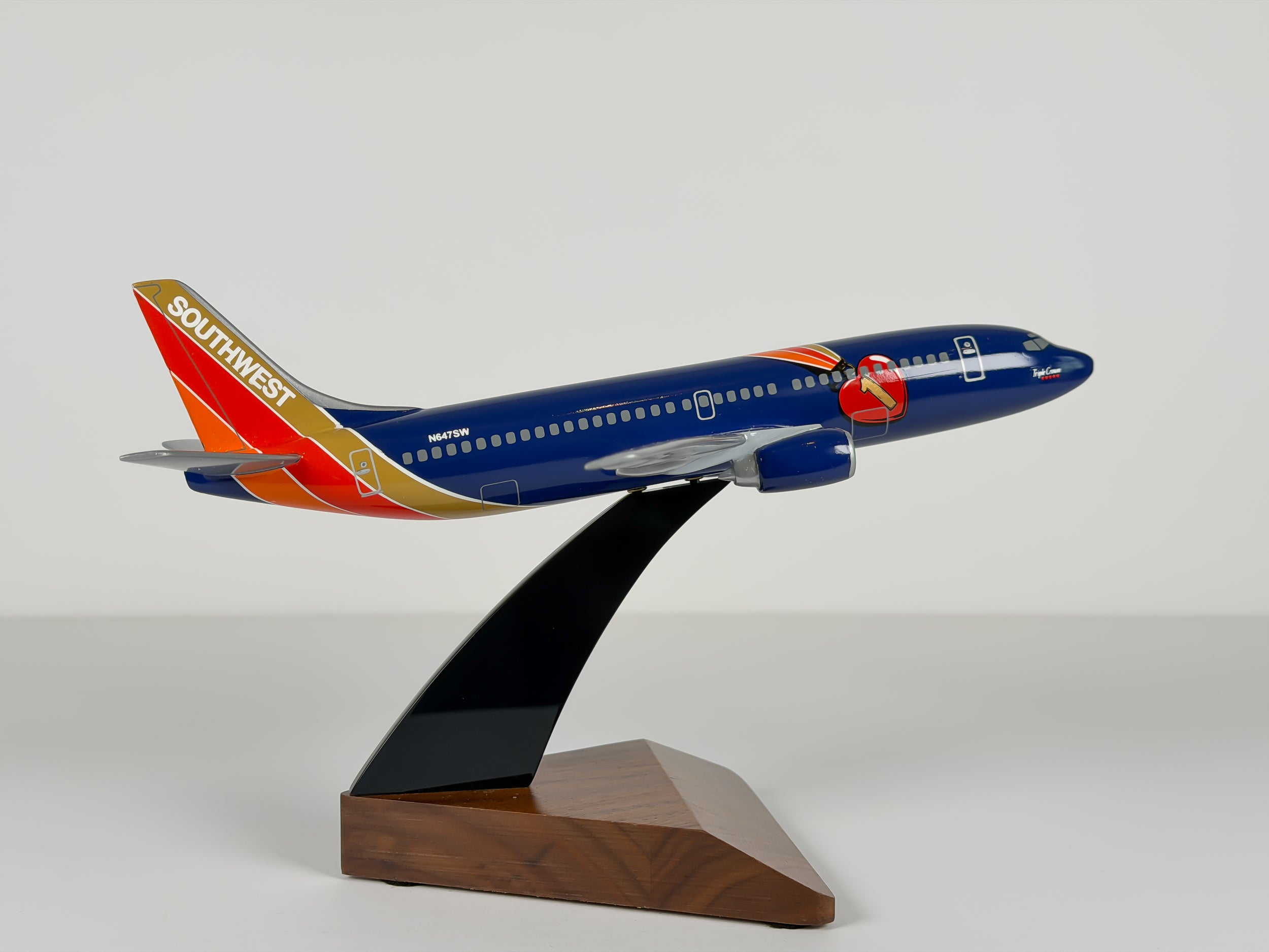 1:150 Southwest Airlines Boeing 737-300 (N647SW) - Triple Crown One | Wesco Models