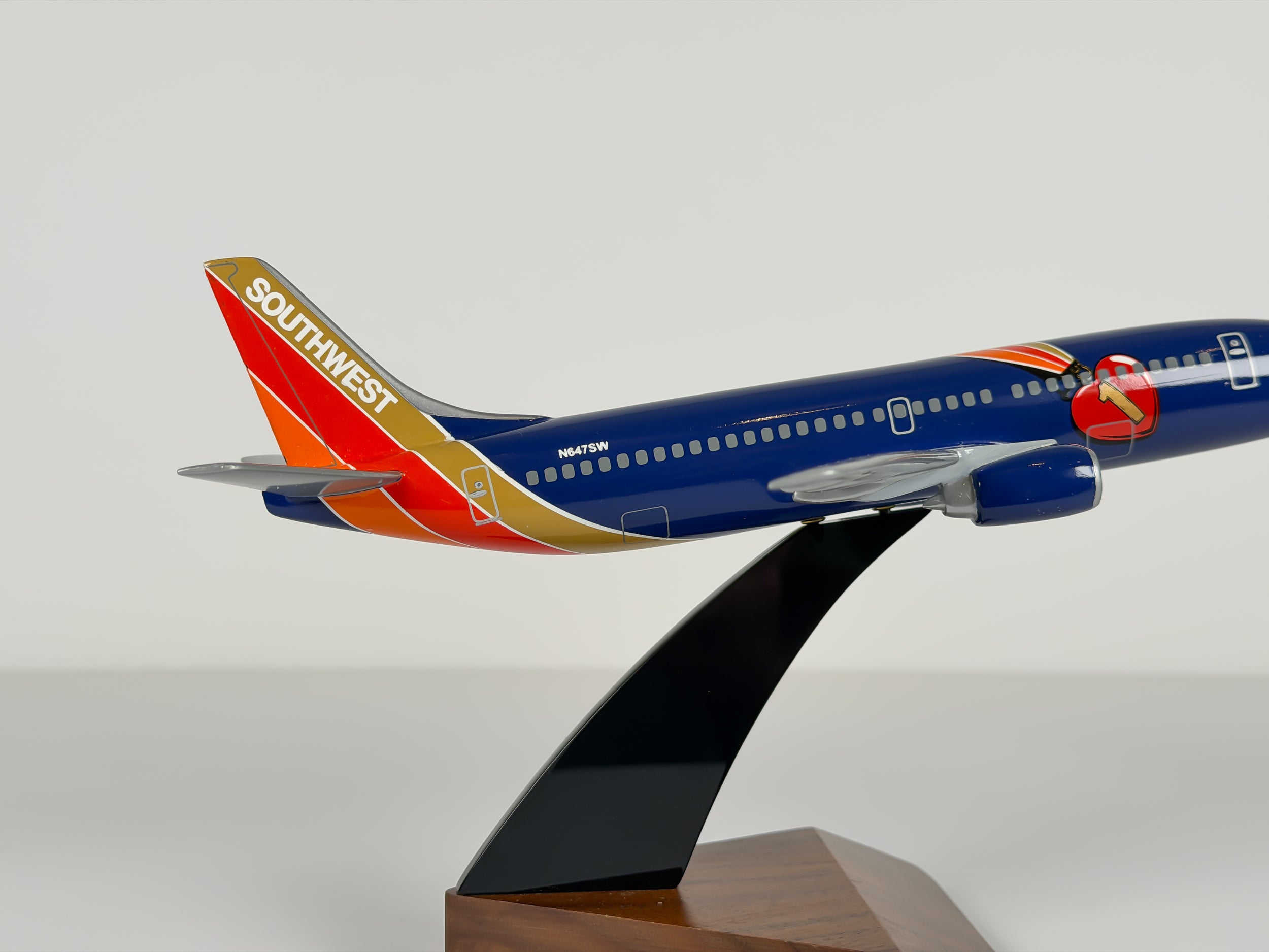 1:150 Southwest Airlines Boeing 737-300 (N647SW) - Triple Crown One | Wesco Models