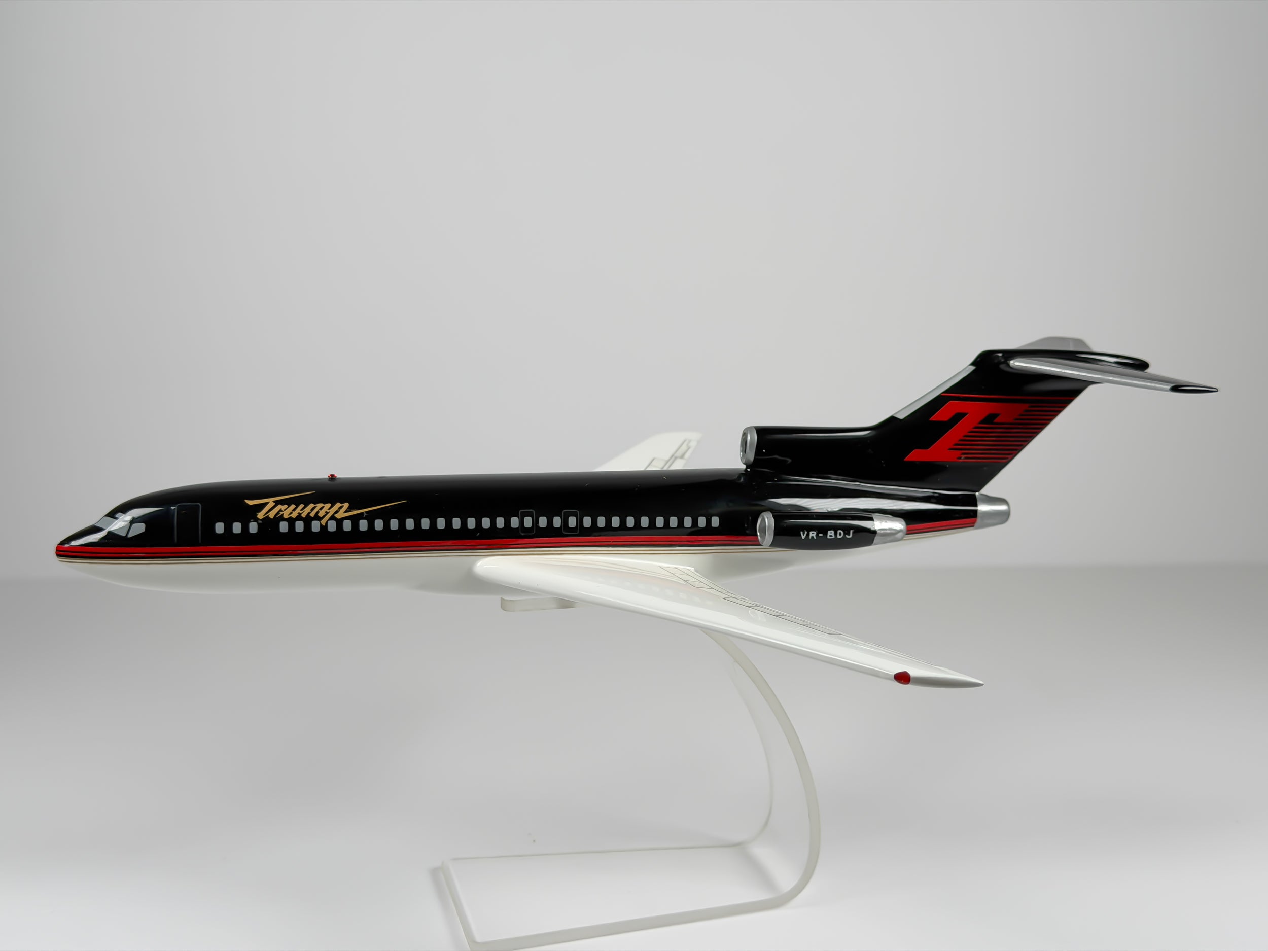 1:150 Trump Shuttle Boeing 727-100 (VR-BDJ) - Black/Red | Wesco Models