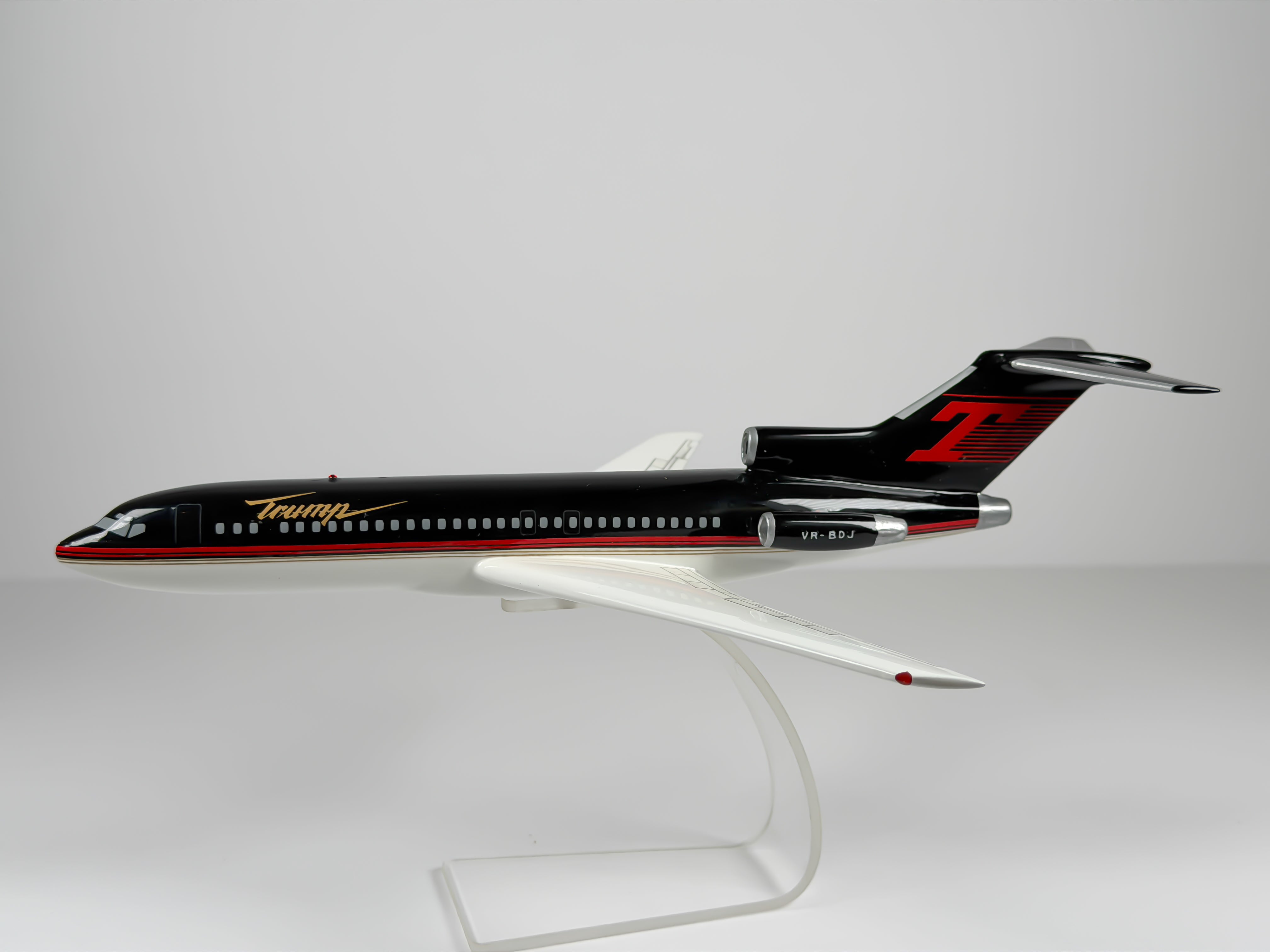1:150 Trump Shuttle Boeing 727-100 (VR-BDJ) - Black/Red | Wesco Models