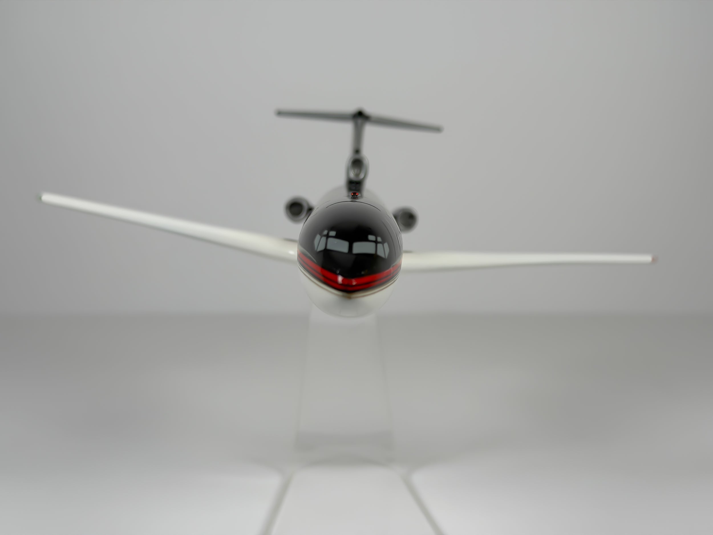 1:150 Trump Shuttle Boeing 727-100 (VR-BDJ) - Black/Red | Wesco Models