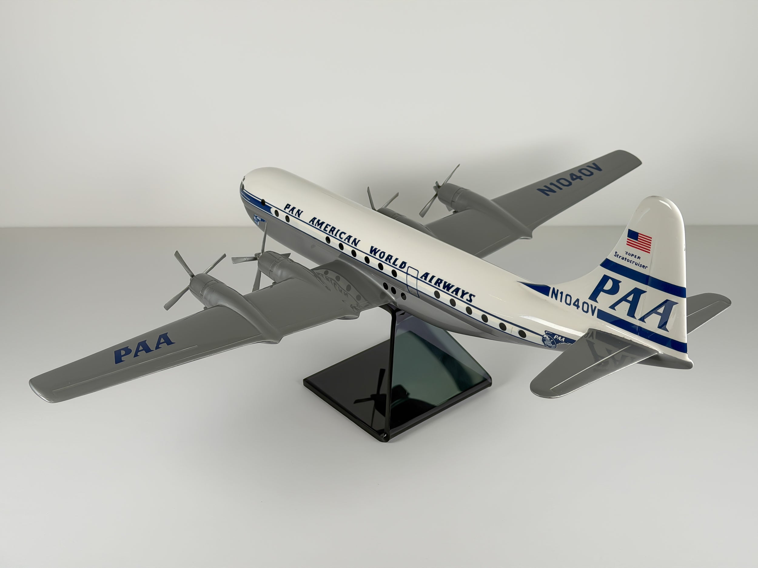 1:72 Pan American Boeing 377 Super Stratocruiser (N1040V) - 1944-1955 | Atlantic Models