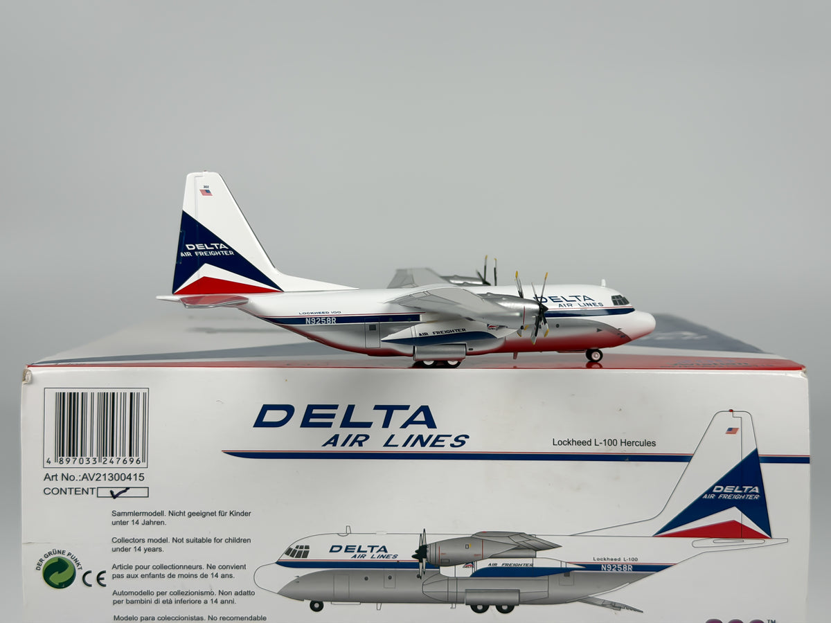 Delta Air Lines Lockheed L-100 Hercules 1:200 Aviation200 N9258R (AV21300415)