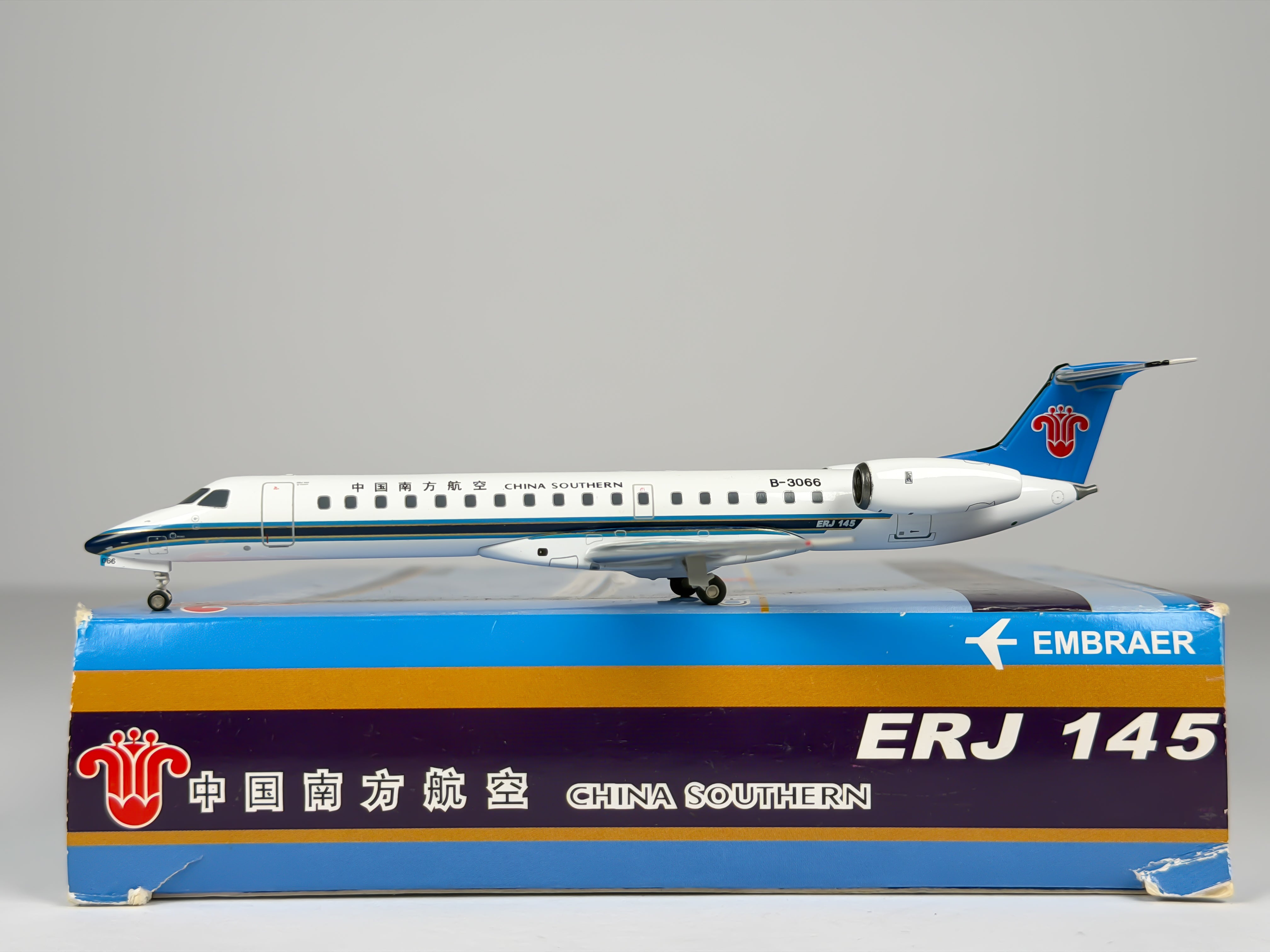 China Southern Airlines Embraer E145 1:200 Aviation200 B-3066 (AV2145006)
