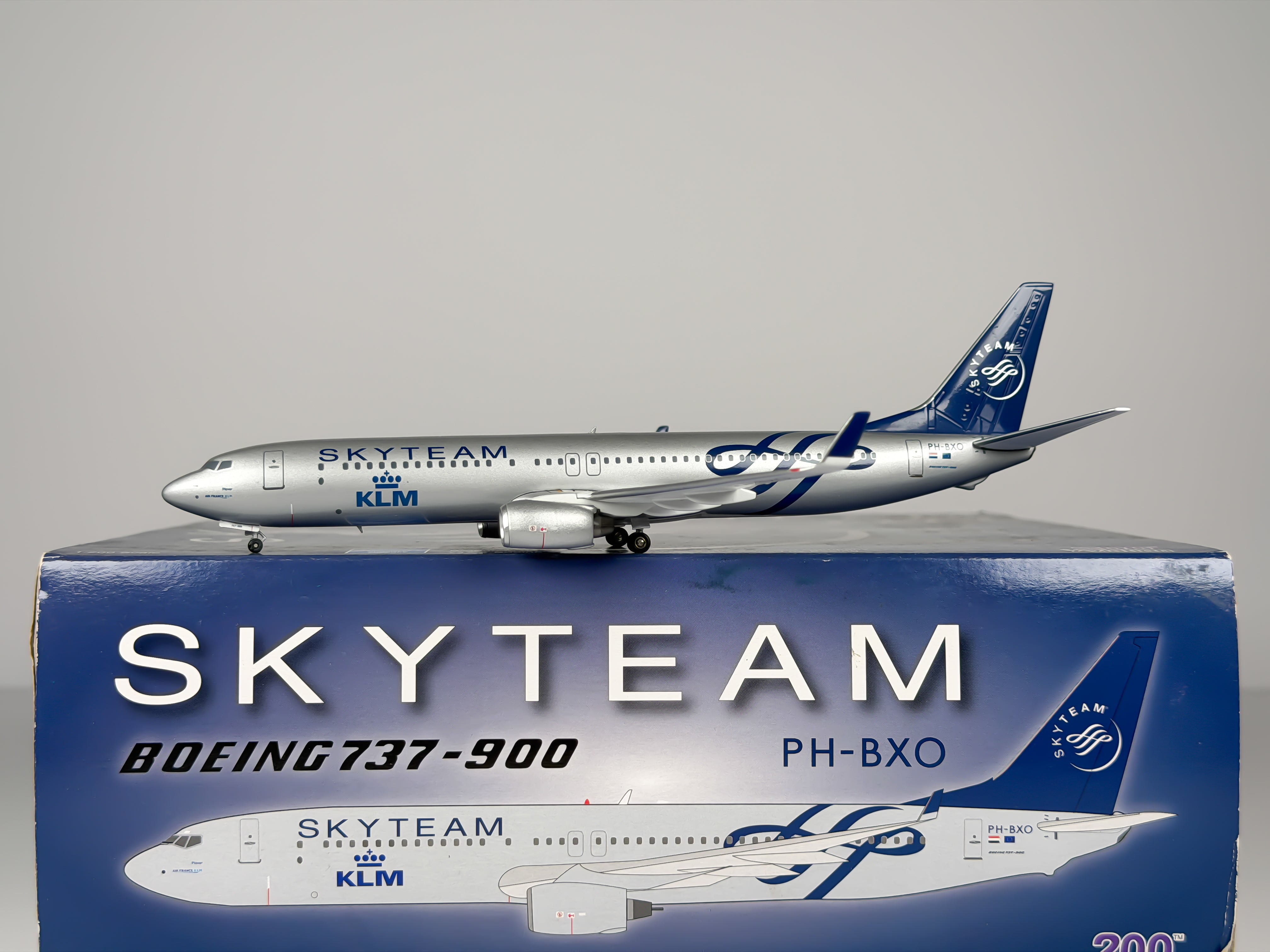 KLM Royal Dutch Airlines Boeing 737-900 1:200 Aviation200 PH-BXO (AV2739101)