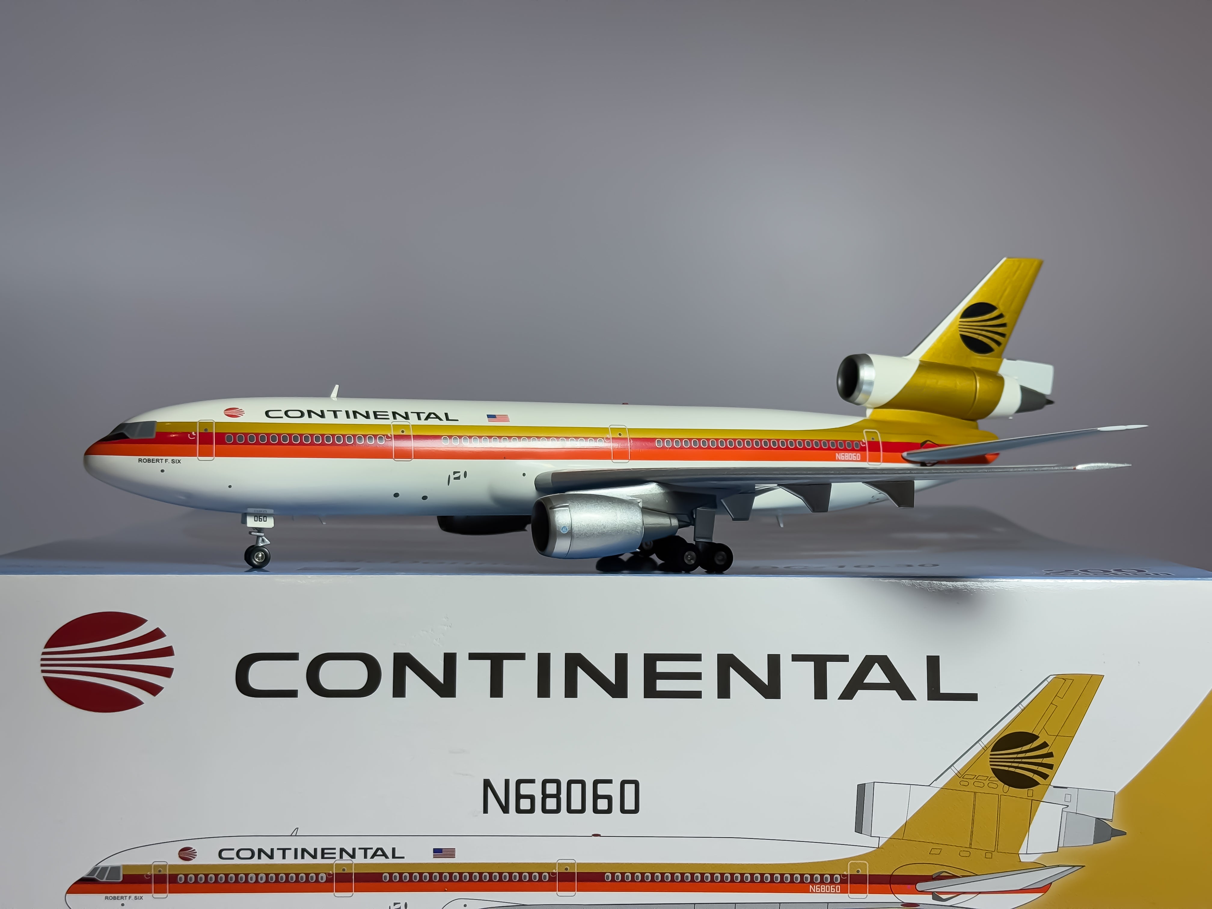 Continental Airlines McDonnell Douglas DC-10-30 1:200 Aviation200 N68060 (AV2DC10100)