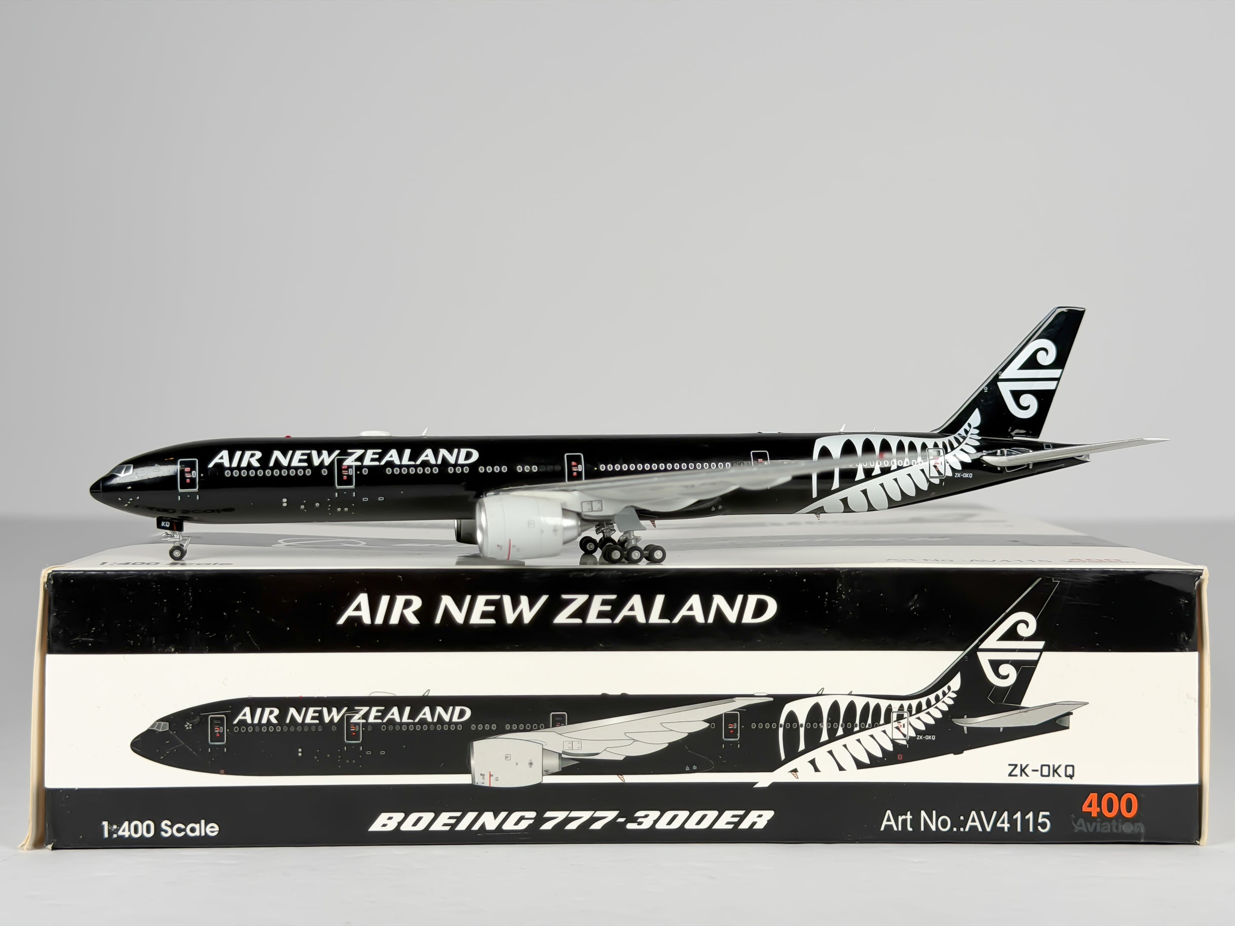 Air New Zealand Boeing 777-300ER 1:400 Aviation400 ZK-OKQ (AV4115)