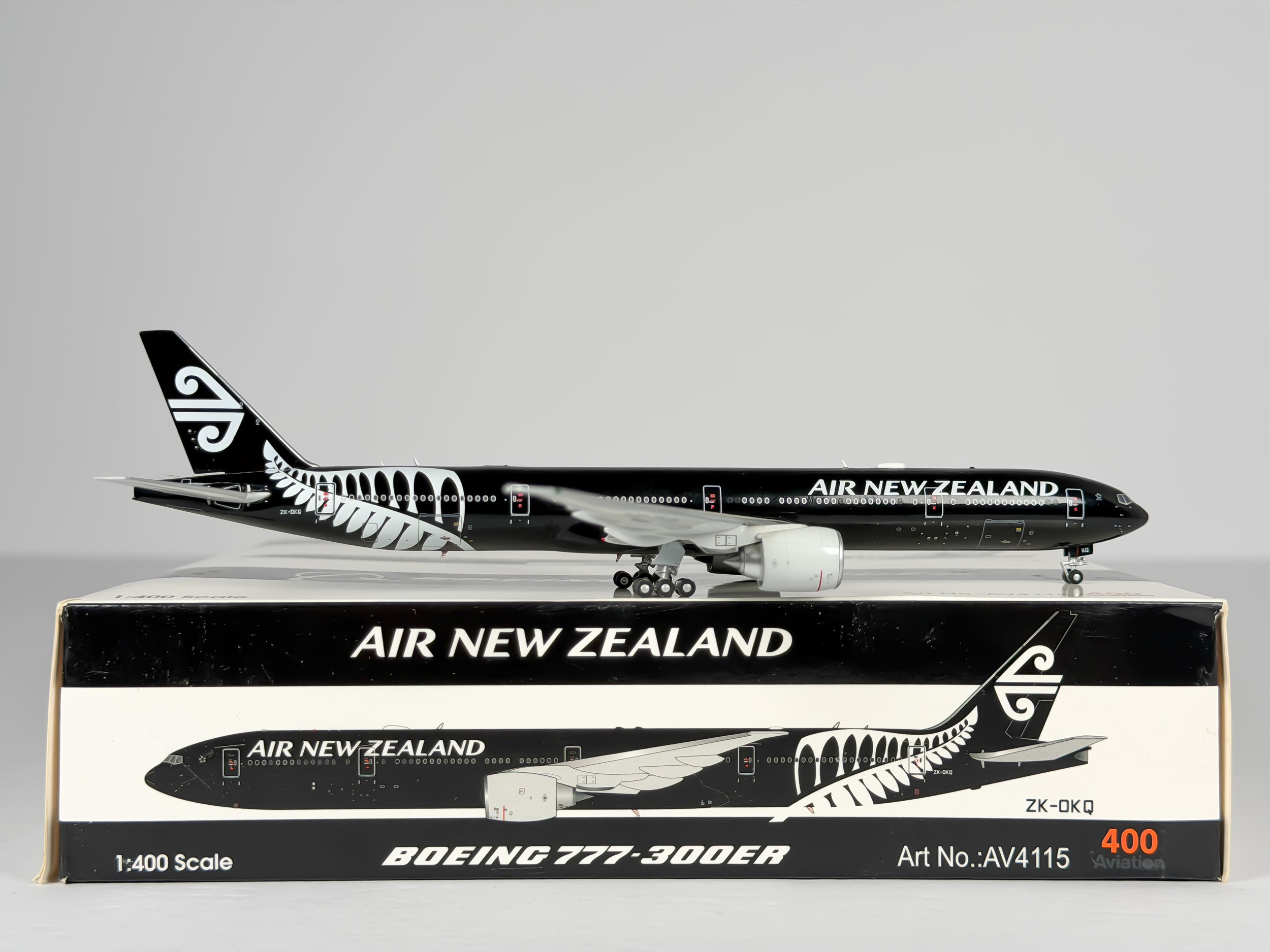 Air New Zealand Boeing 777-300ER 1:400 Aviation400 ZK-OKQ (AV4115)