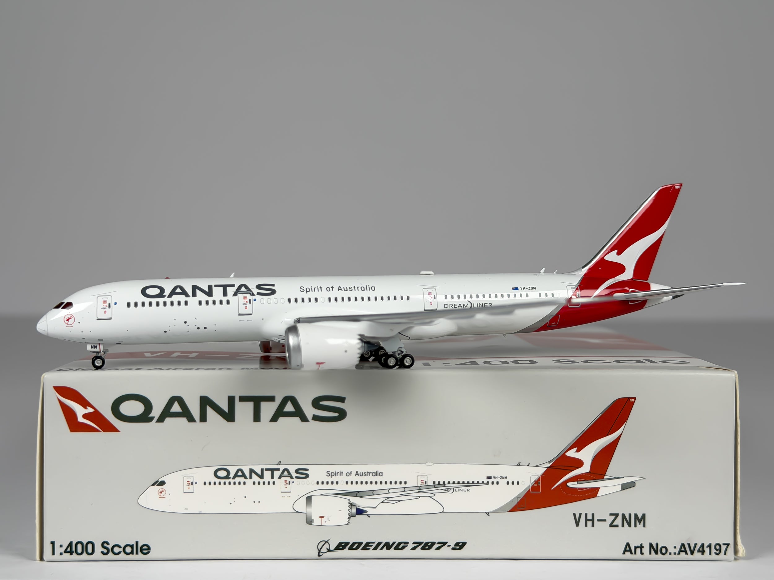 Qantas Airways Boeing 787-9 1:400 Aviation400 VH-ZNM (AV4197)