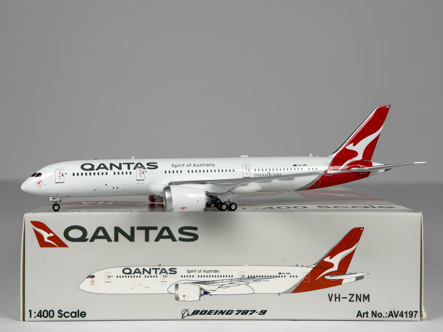 Qantas Airways Boeing 787-9 1:400 Aviation400 VH-ZNM (AV4197)