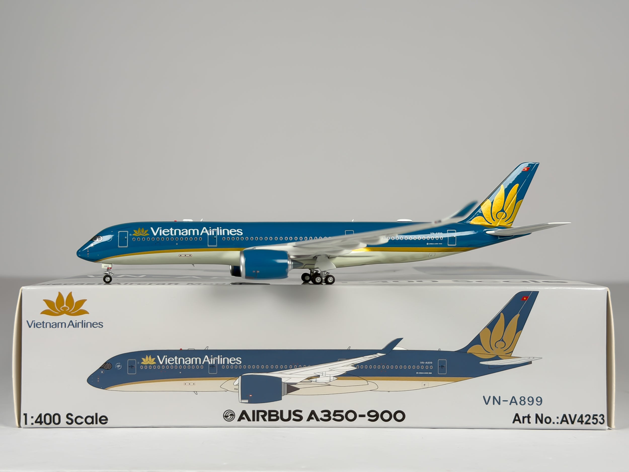 Vietnam Airlines Airbus A350-900 1:400 Aviation400 VN-A899 (AV4253)
