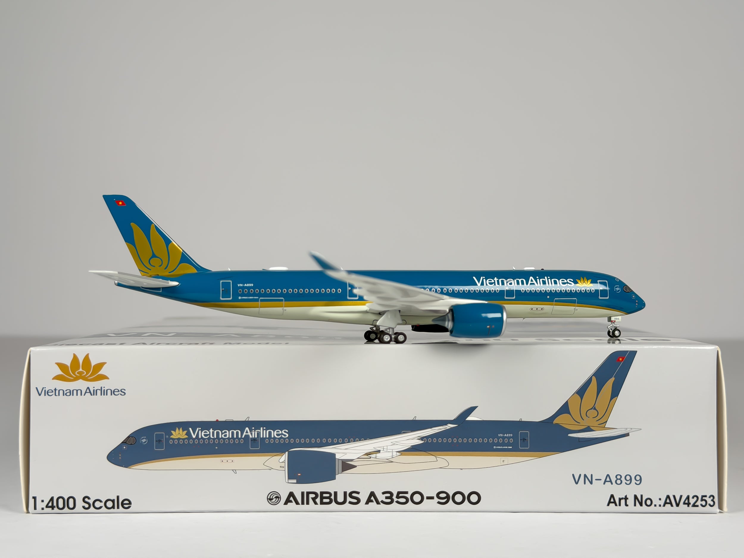 Vietnam Airlines Airbus A350-900 1:400 Aviation400 VN-A899 (AV4253)