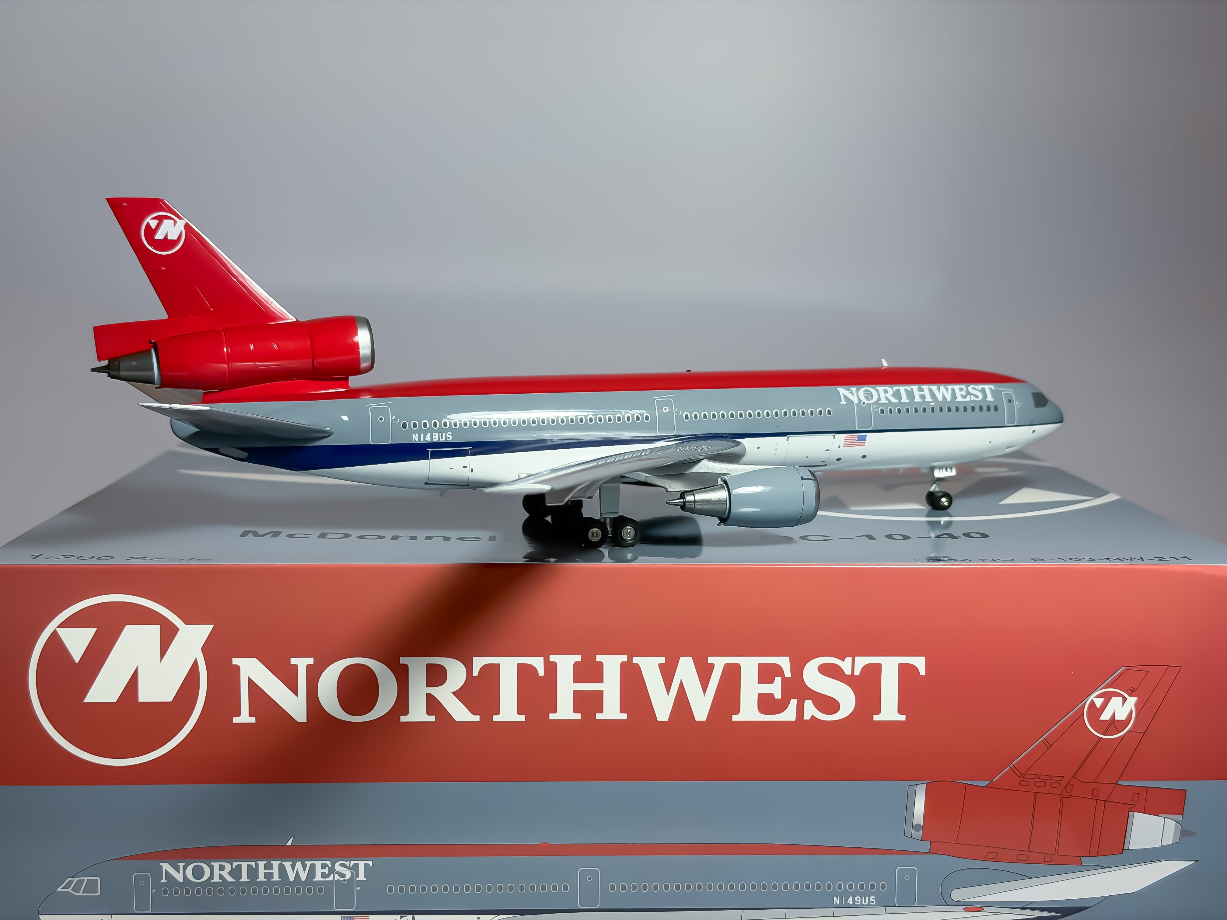 Northwest Airlines McDonnell Douglas DC-10-30 1:200 Inflight200 N149US (B-103-NW-211)