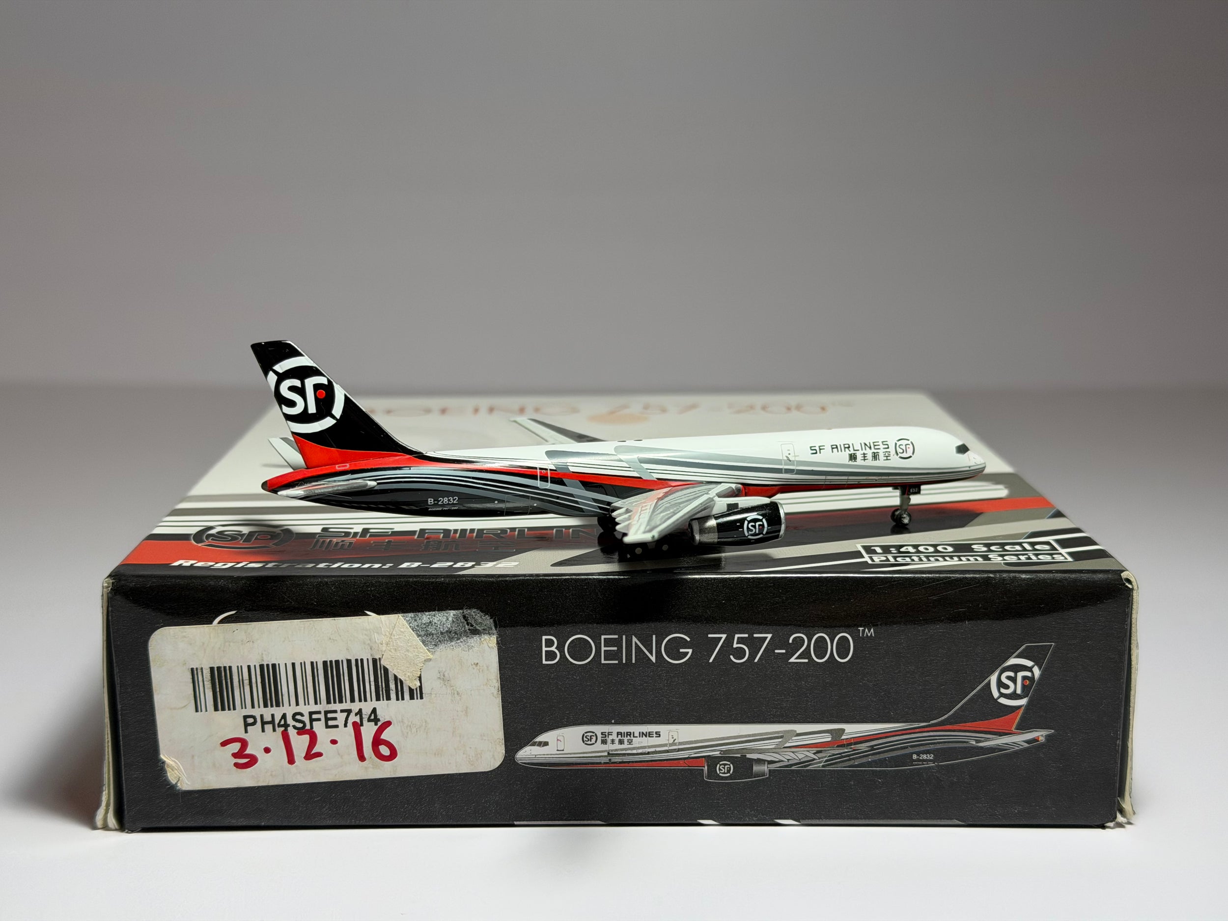 Phoenix Model 1:400 SF Airlines Boeing 757-200 B-2832 current colors PH4SFE714