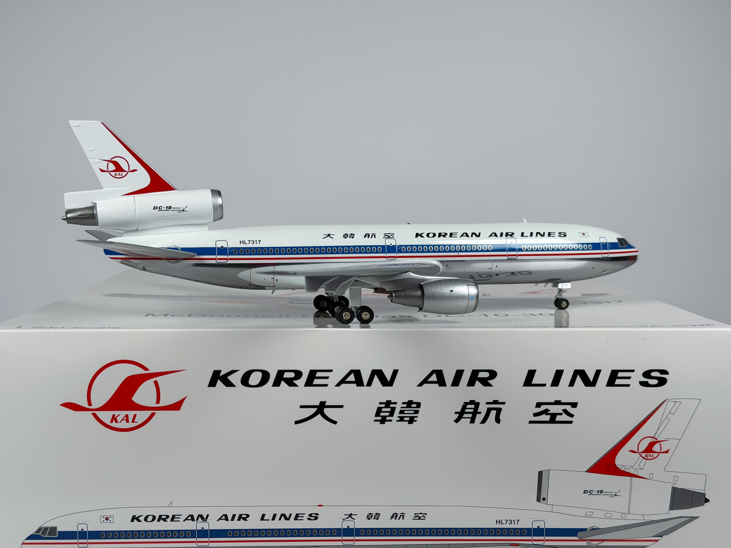 Korean Air McDonnell Douglas DC-10-30 1:200 Inflight200 HL7317 (B-DC10-KAL-0122P)