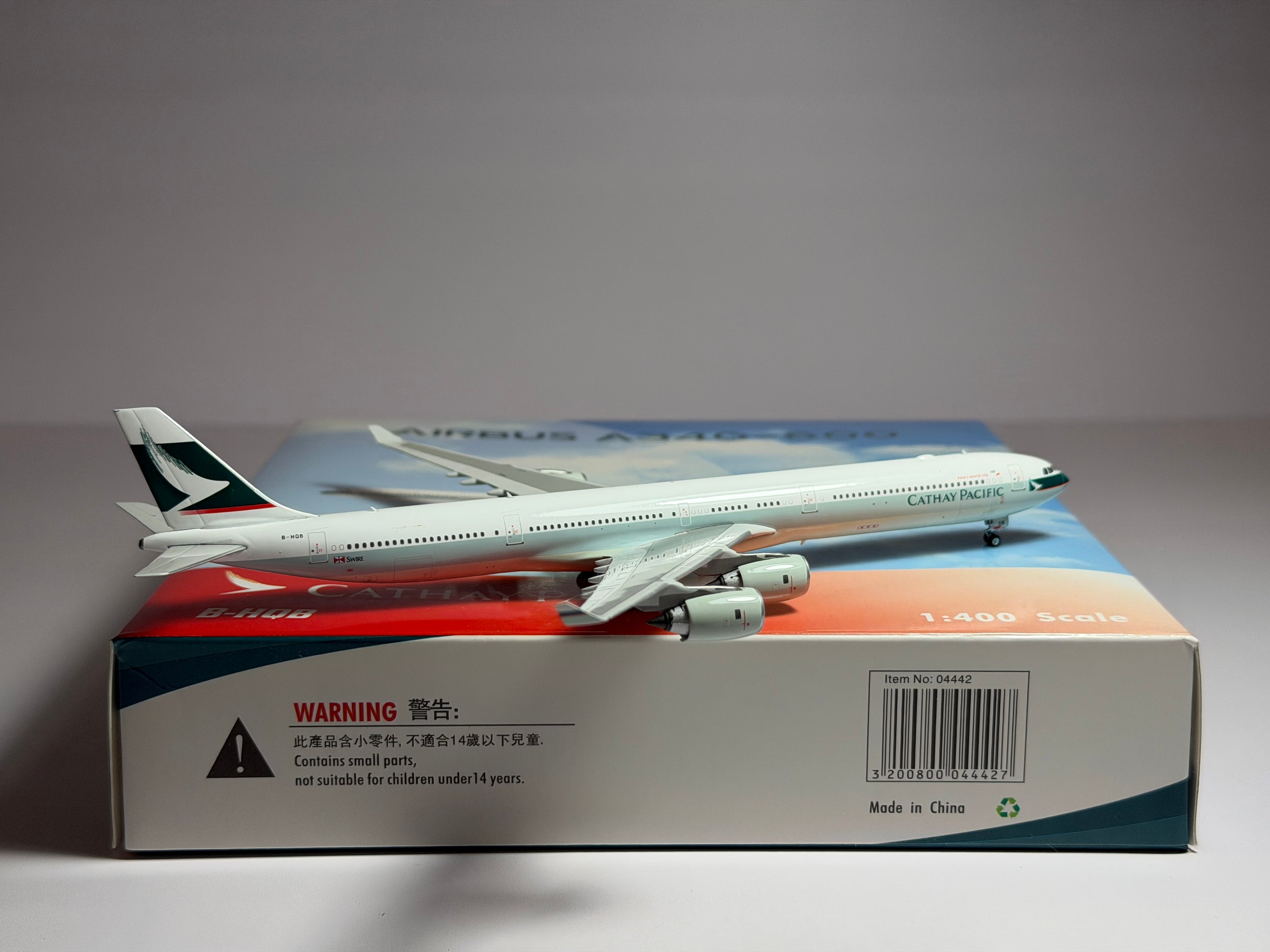 Cathay Pacific Airbus A340-600 1:400 Phoenix B-HQB (PH404442)