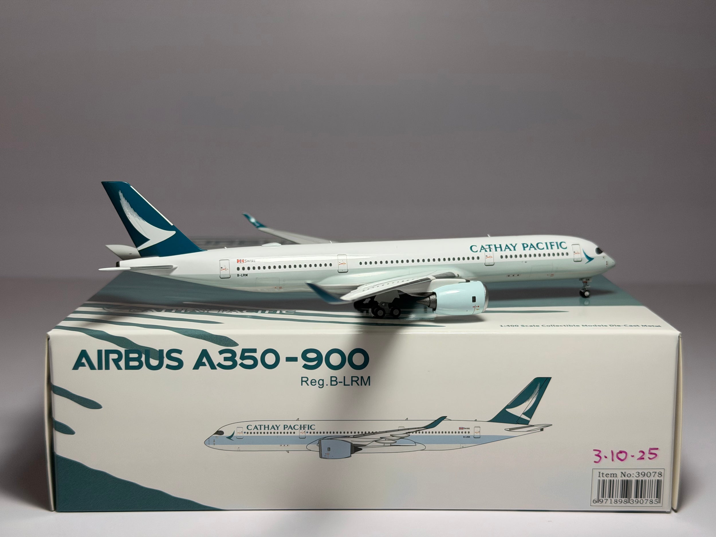 NG Model 1:400 Cathay Pacific Airbus A350-900 B-LRM Brushwig 2.0 NG39078