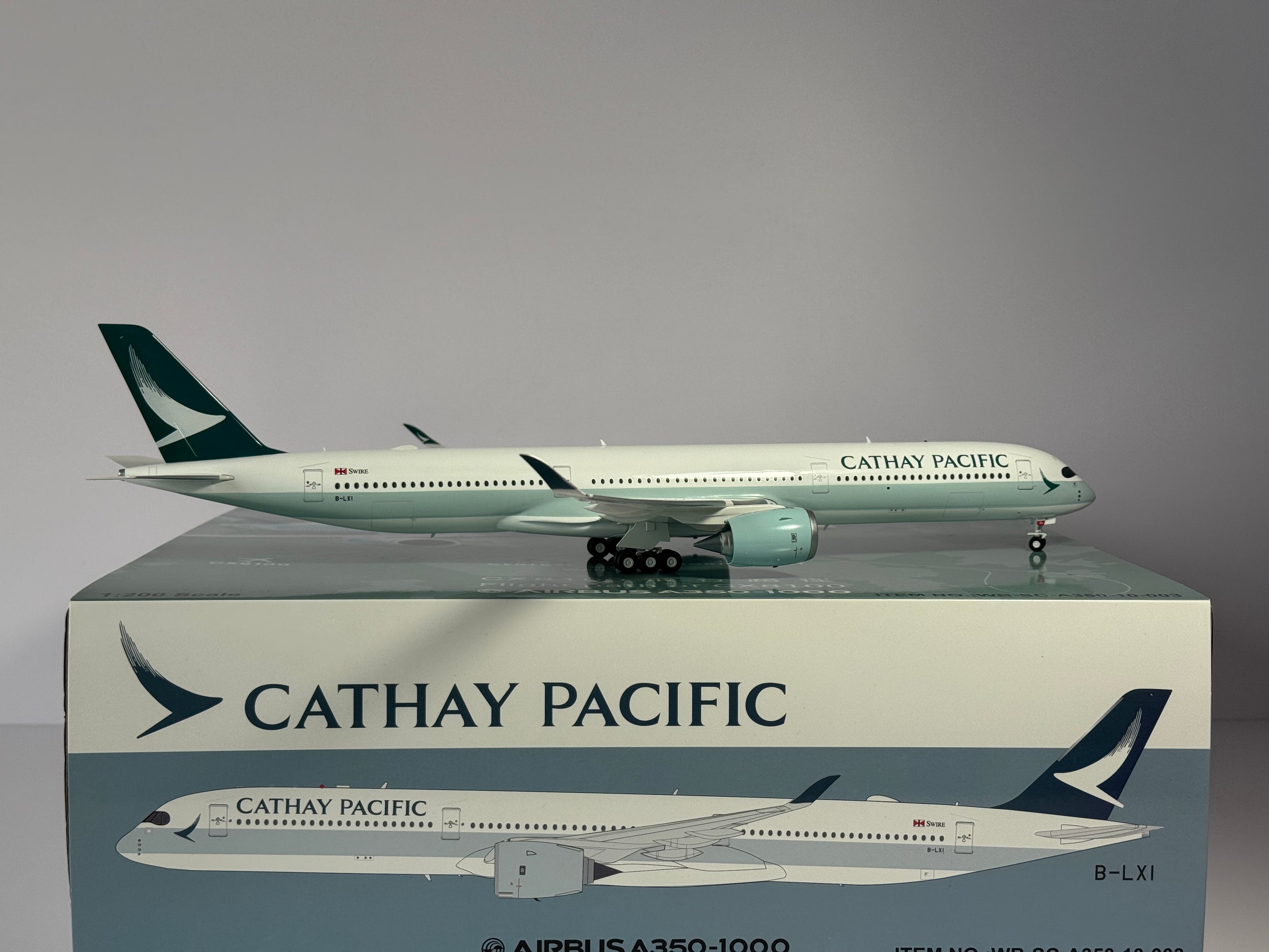 Inflight 1:200 Cathay Pacific Airbus A350-1000 B-LXI current colors WB-SC-A350-10-003