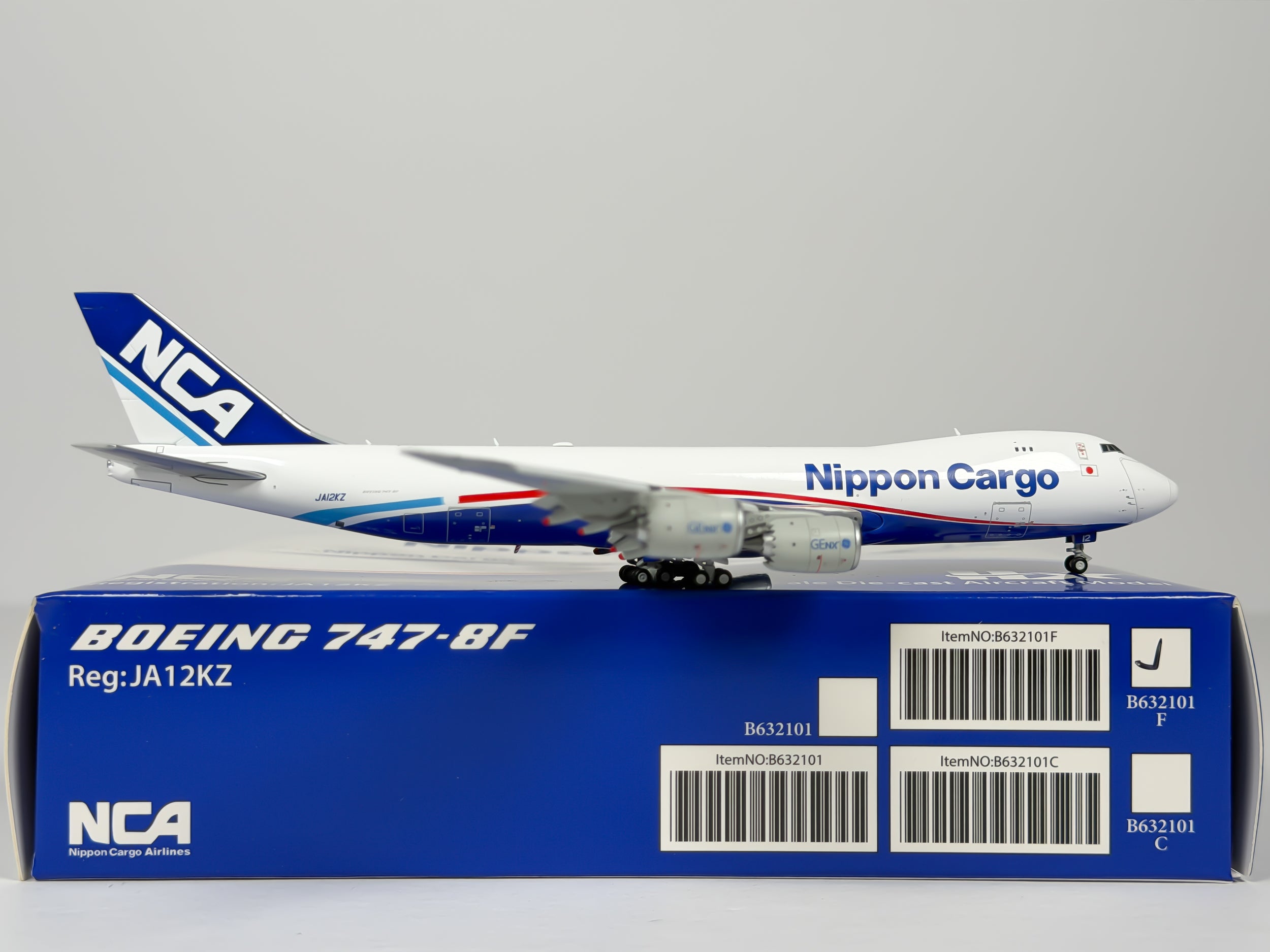 Nippon Cargo Airlines (NCA) Boeing 747-8F 1:400 HX Models JA12KZ (B632101F)