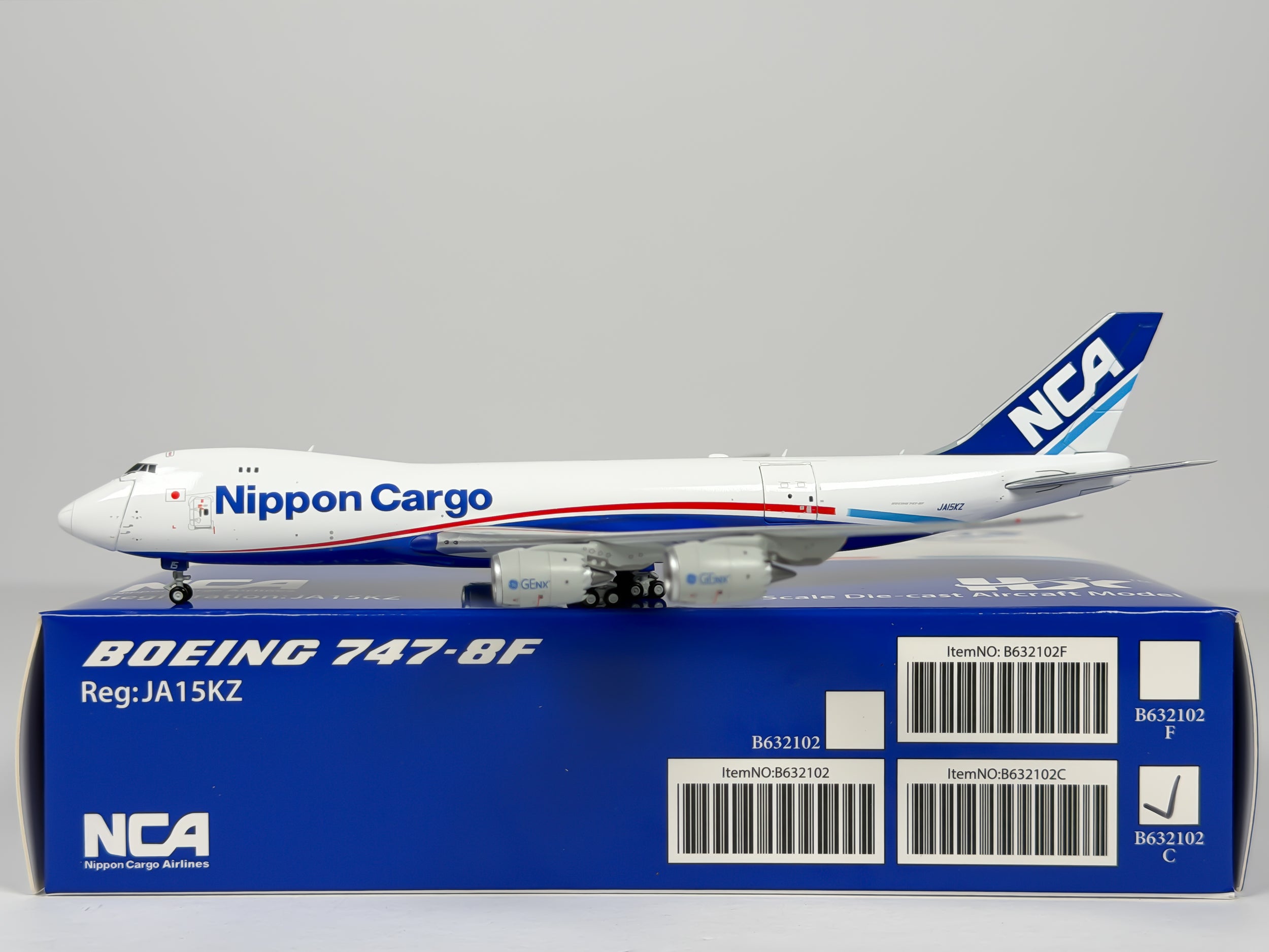 Nippon Cargo Airlines (NCA) Boeing 747-8F 1:400 HX Models JA15KZ (B632102C)