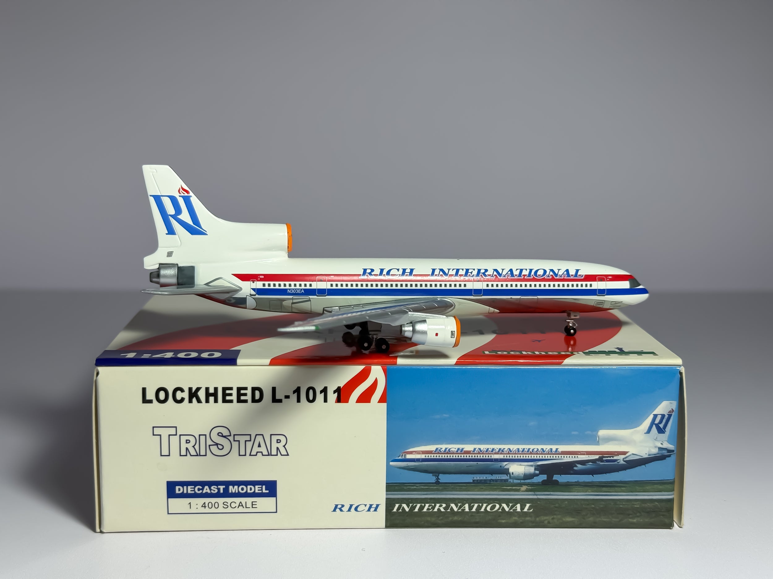 Rich International Lockheed L-1011 1:400 Blue Box N303EA (BBN303EA)