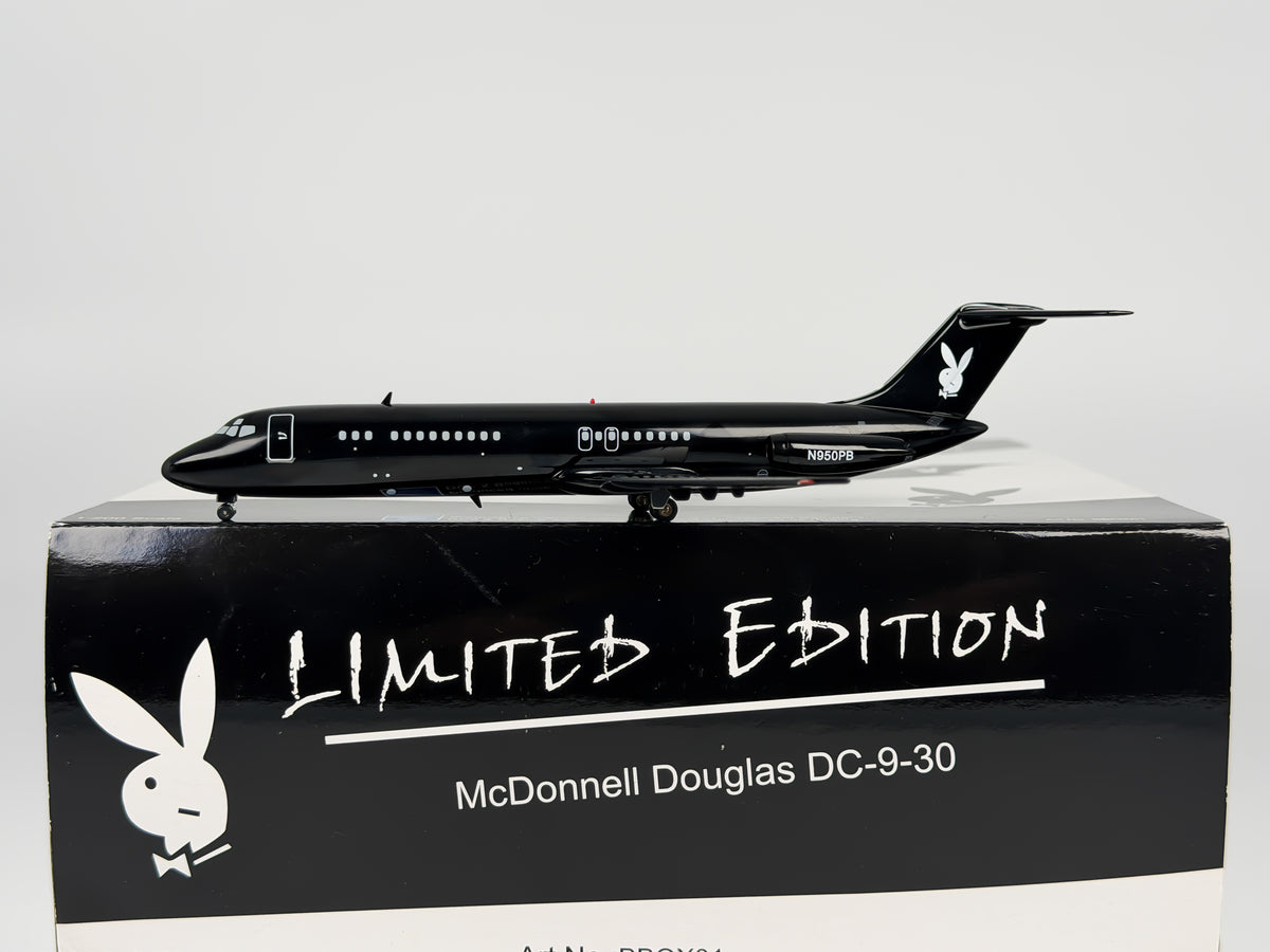Playboy Douglas DC-9-30 1:200 InFlight200 N950PB (BBOX01)