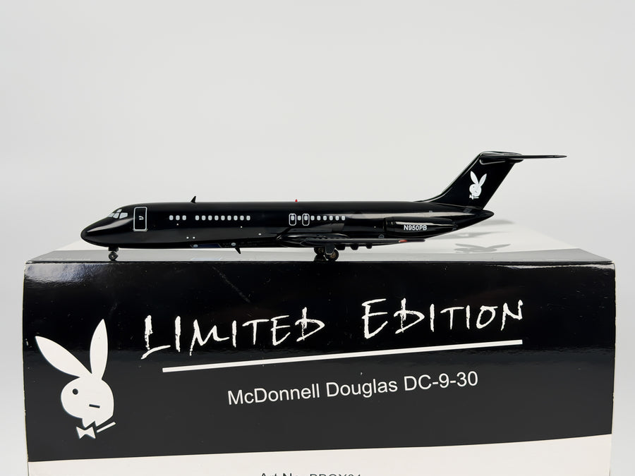 Playboy Douglas DC-9-30 1:200 InFlight200 N950PB (BBOX01)