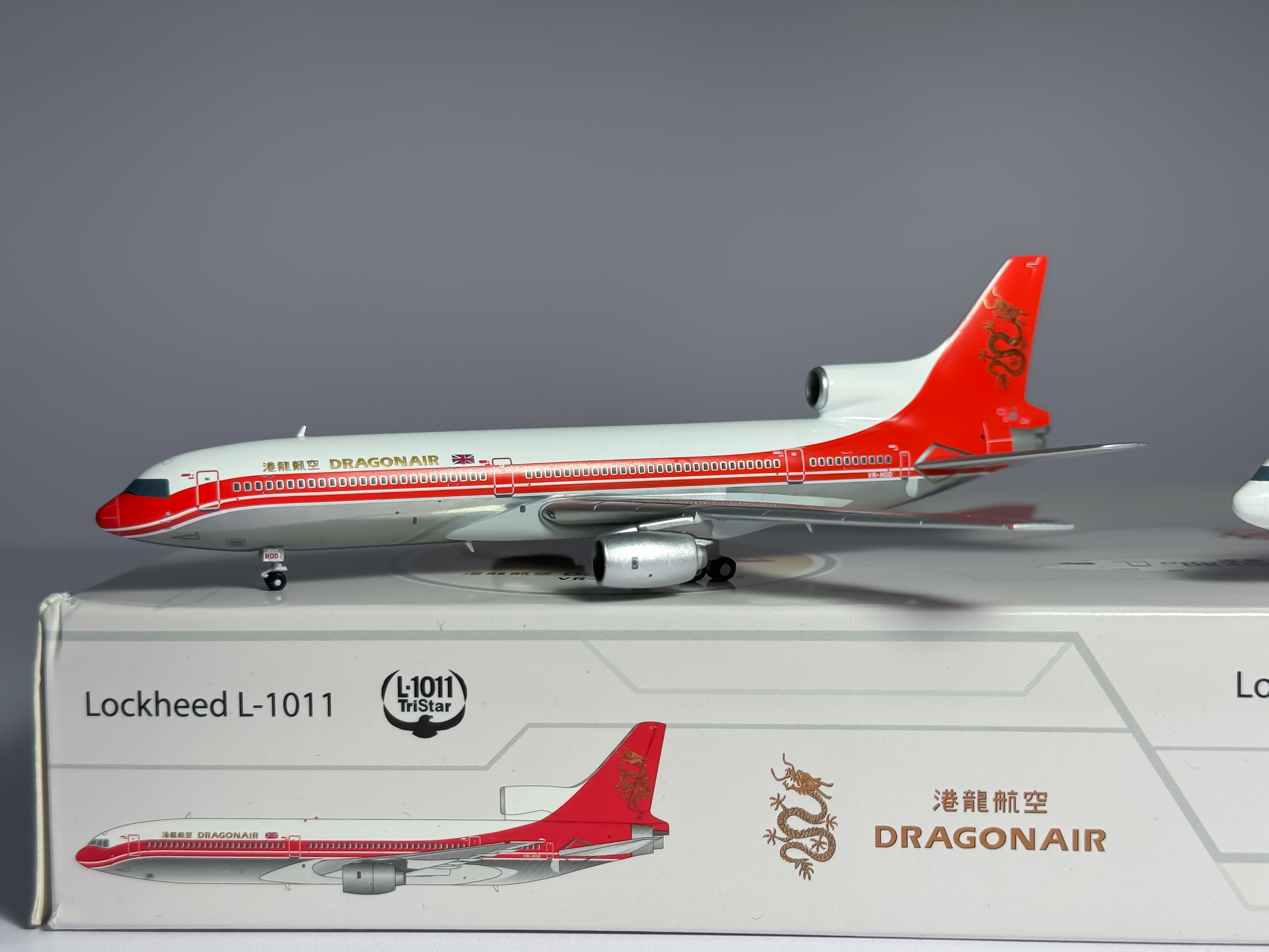 Dragonair Lockheed L-1011 1:400 JC Wings VR-HOK & VR-HOD  (BBOX101101SET1)