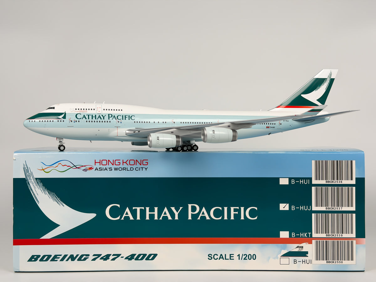 Cathay Pacific Boeing 747-400 1:200 Blue Box B-HUJ (BBOX2537)