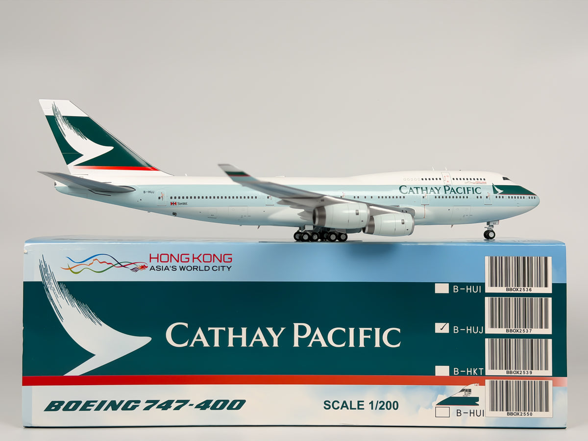 Cathay Pacific Boeing 747-400 1:200 Blue Box B-HUJ (BBOX2537)