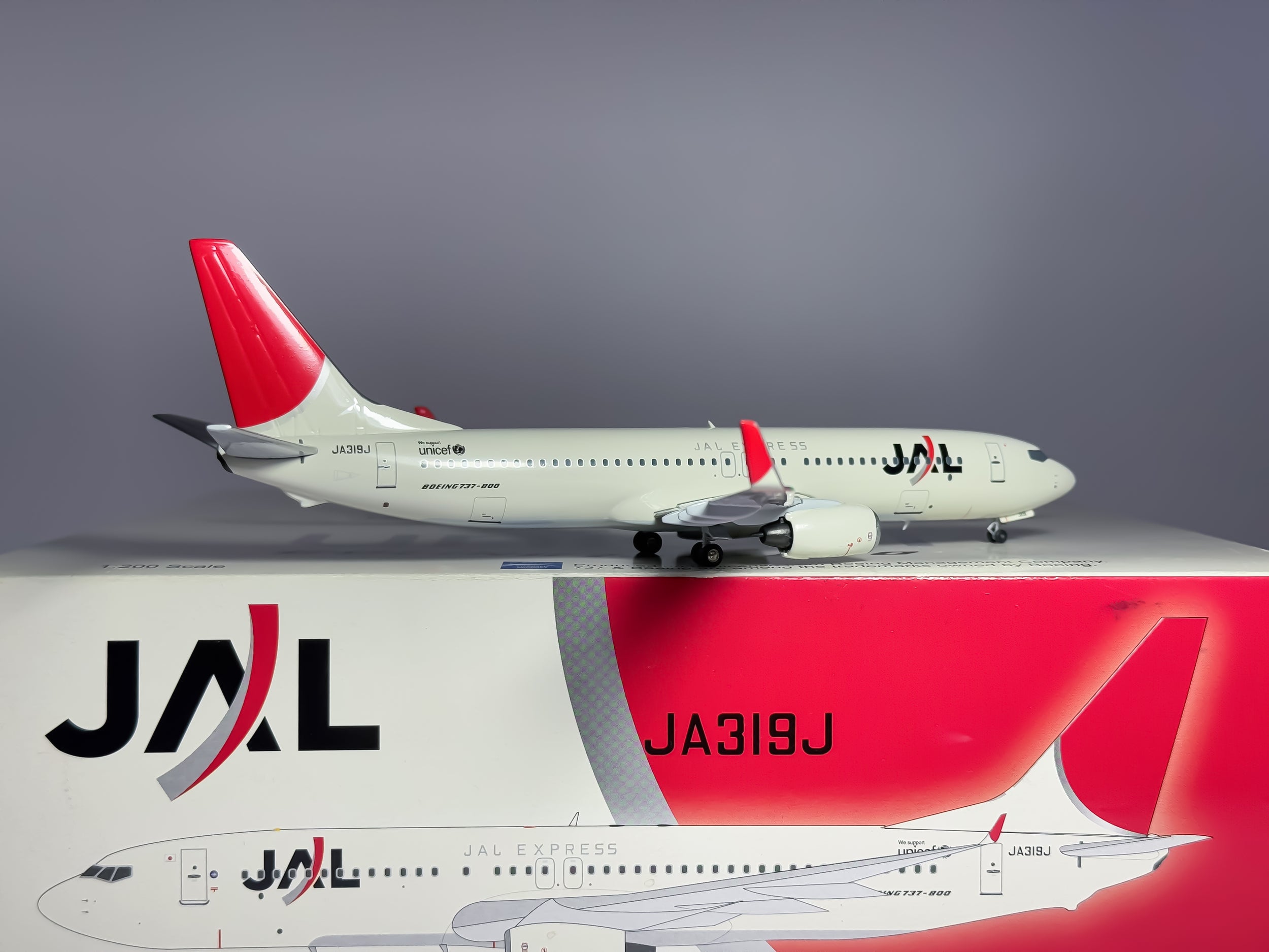 JAL Express Boeing 737-800 1:200 Aviation200 JA319J (BBOX319)