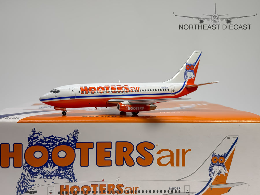 Hooters Air Boeing 737-200 1:200 Inflight200 N250TR (BBOX732PP)