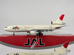 Japan Airlines (JAL) McDonnell Douglas DC-10-40 1:200 Blue Box JA8542 (BBOXJAL01)