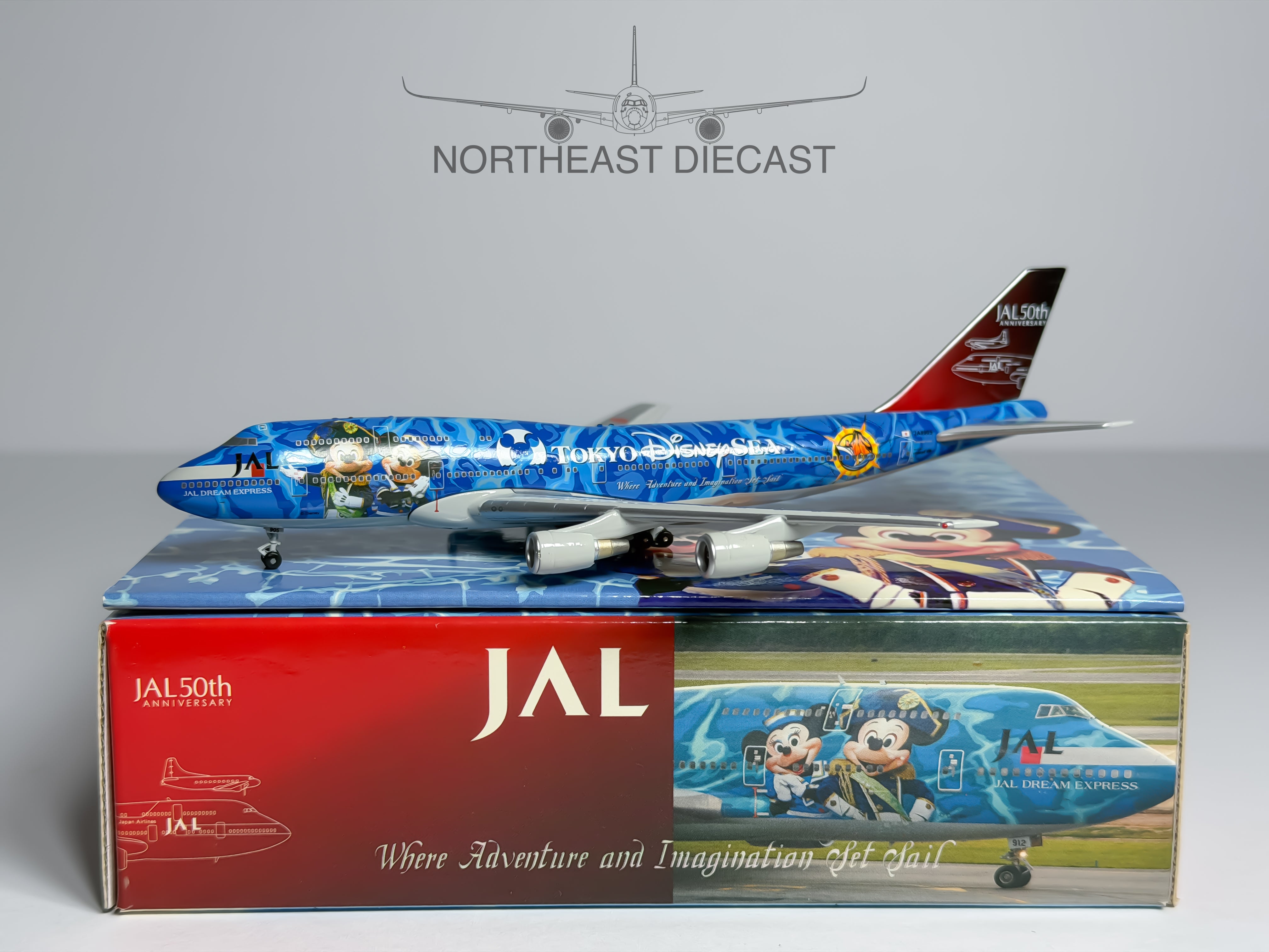 Japan Airlines (JAL) Boeing 747-400 1:400 Blue Box JA8905 (BBXJA8905)