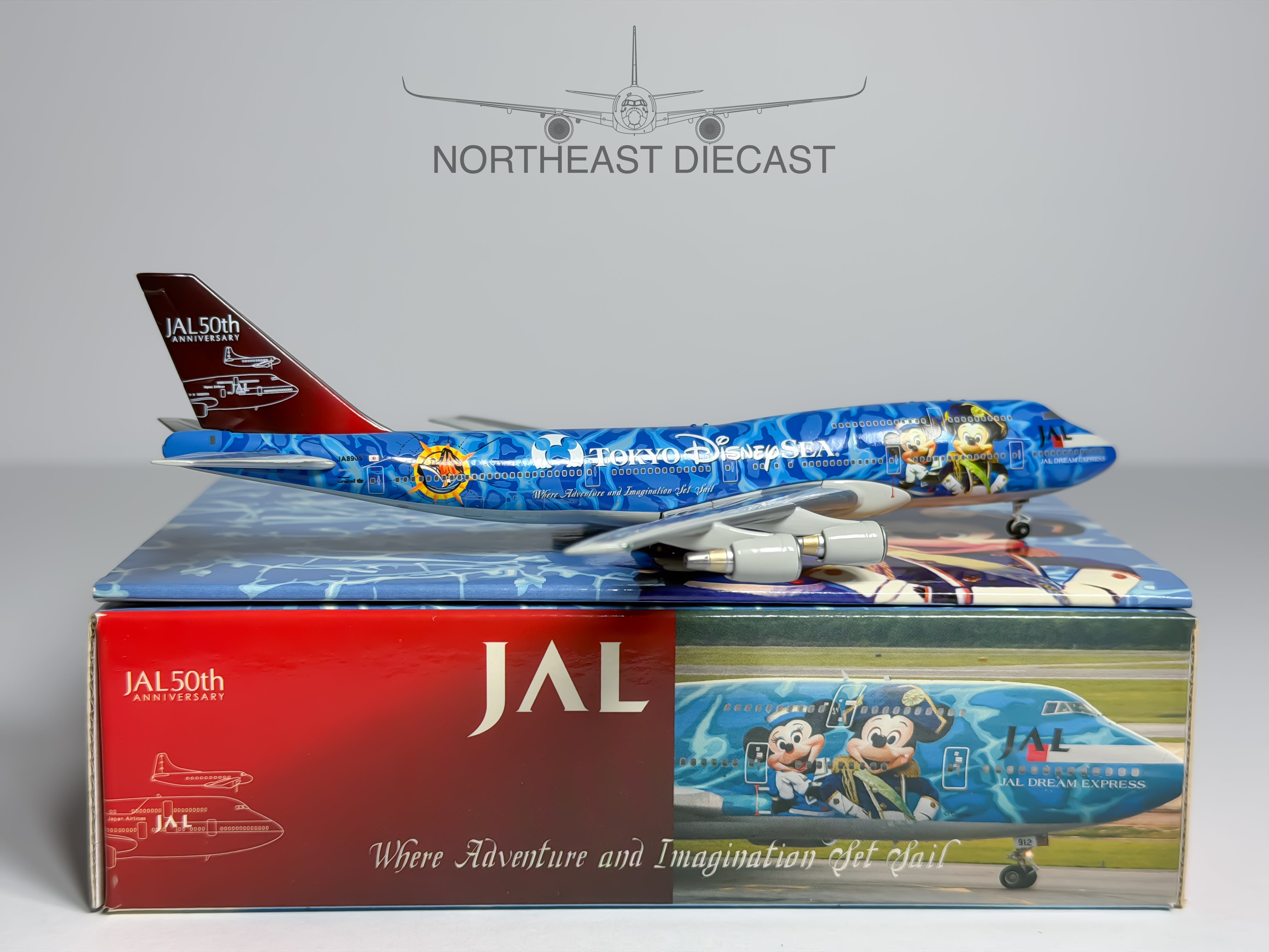 Japan Airlines (JAL) Boeing 747-400 1:400 Blue Box JA8905 (BBXJA8905)