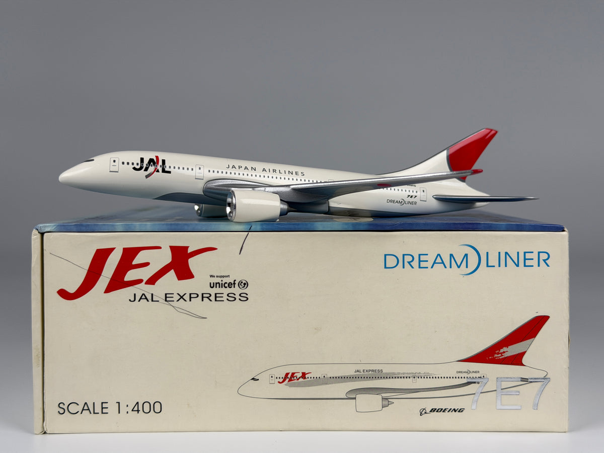 Japan Airlines Boeing 7E7 1:400 Blue Box Fantasy (BBXJAL7E7)