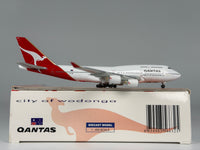 Qantas Airways Boeing 747-400 1:400 Blue Box VH-OEH (BBXVHOEH)
