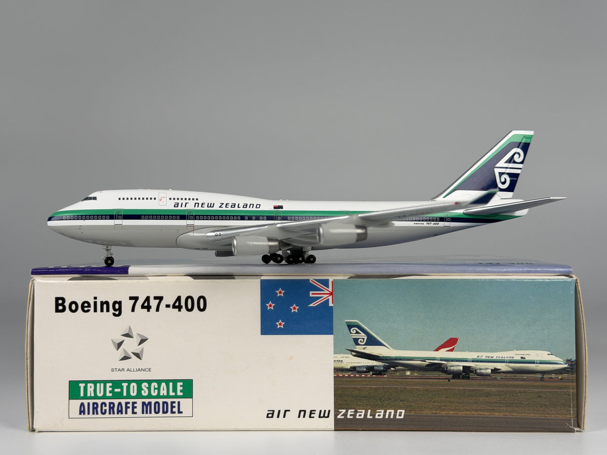 Air New Zealand Boeing 747-400 1:400 Blue Box ZK-SUH (BBXZKSUH)