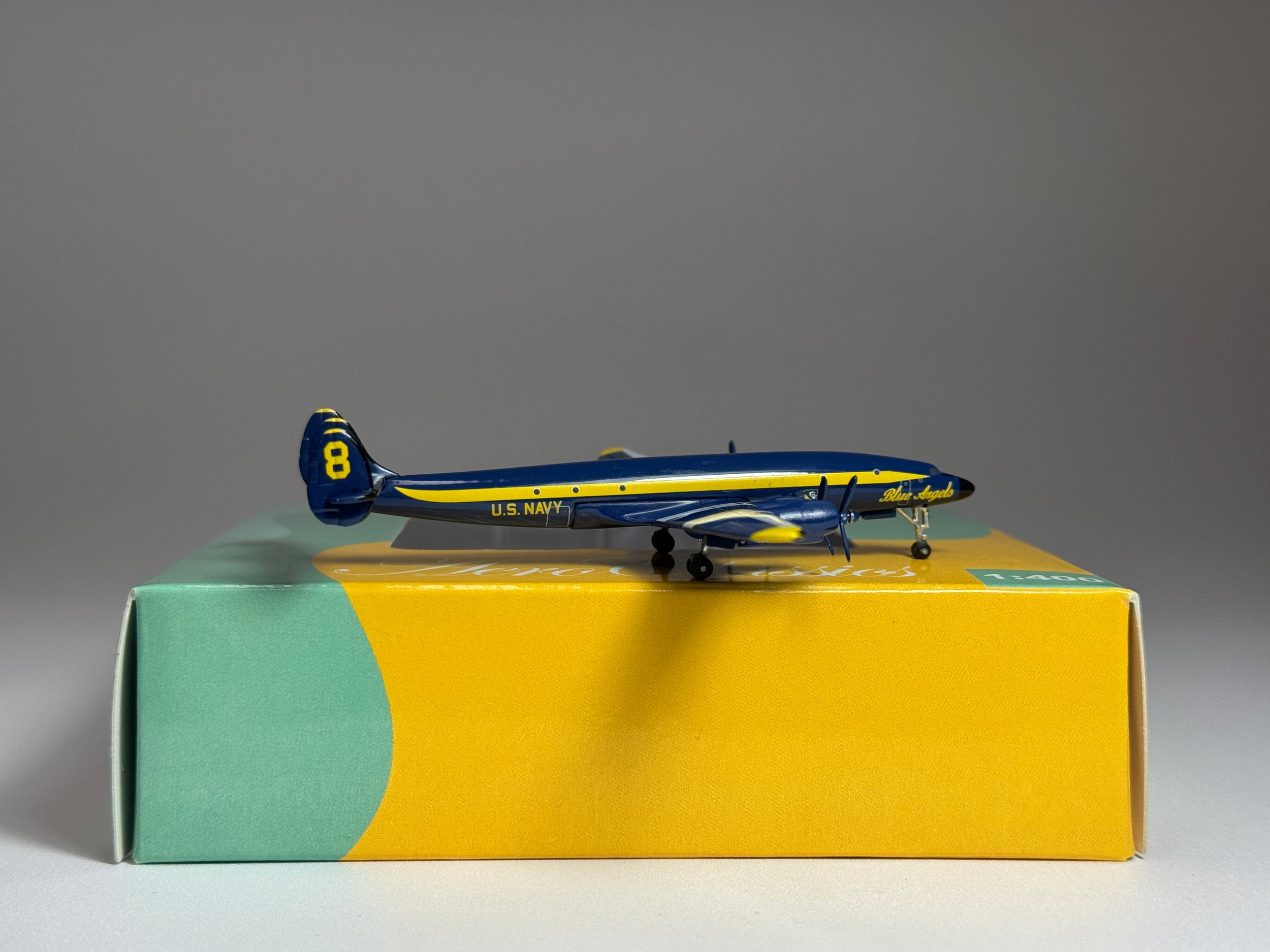Aeroclassics 1:400 Blue Angels Lockheed L-1049 "8"