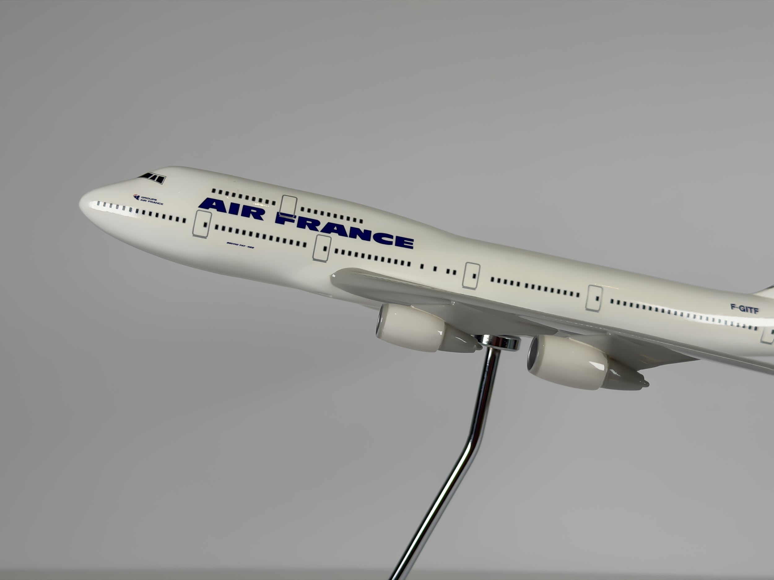 1:200 Air France Boeing 747-400 (F-GITF) - Barcode | Graphideco