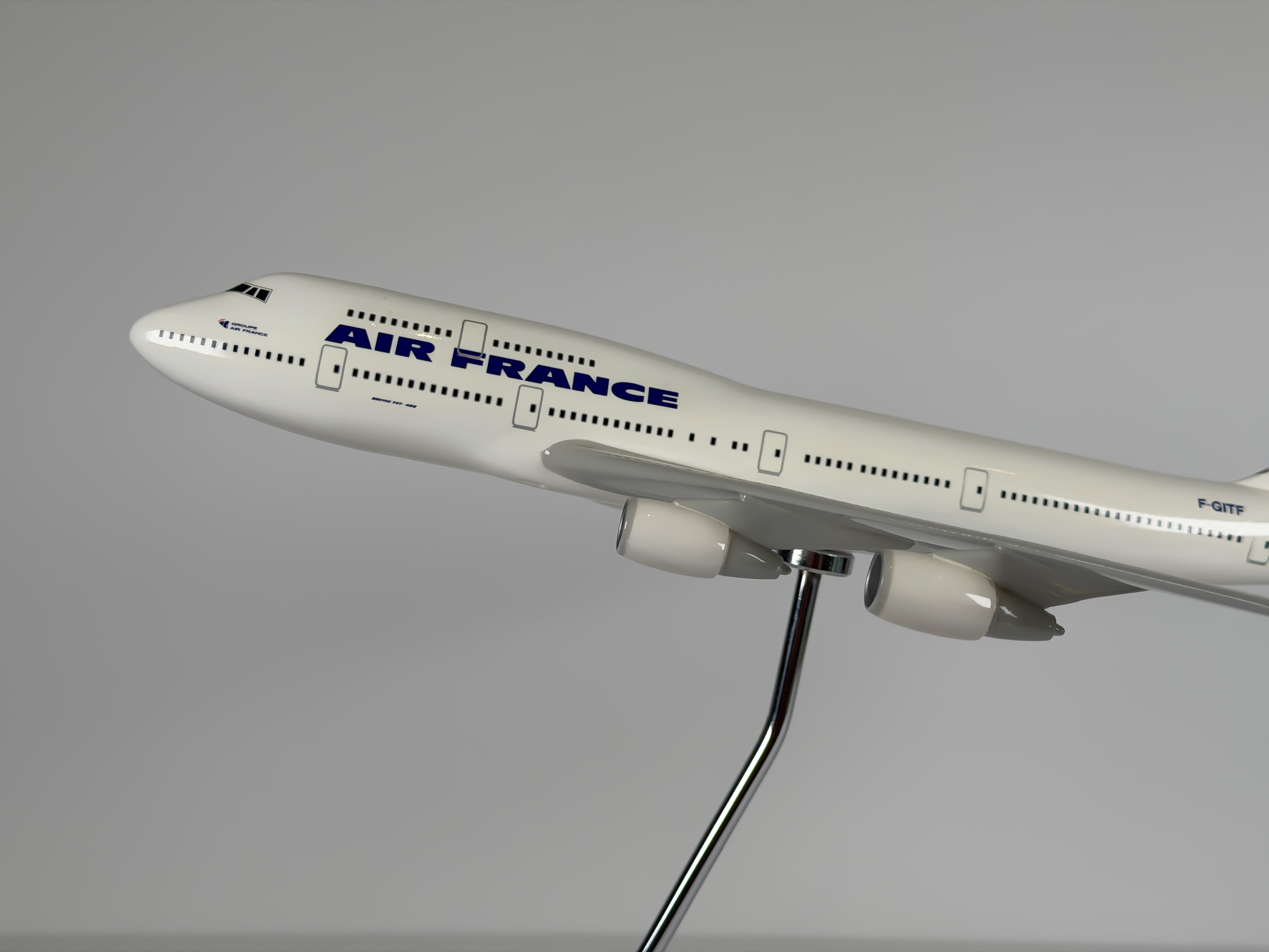 1:200 Air France Boeing 747-400 (F-GITF) - Barcode | Graphideco
