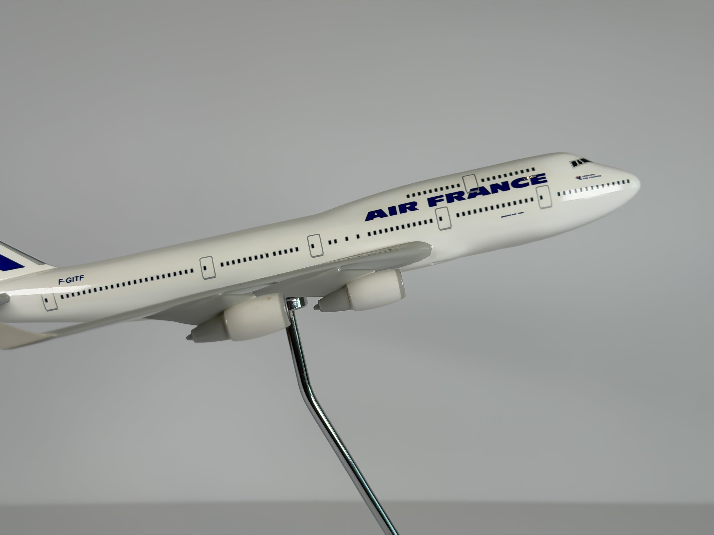 1:200 Air France Boeing 747-400 (F-GITF) - Barcode | Graphideco