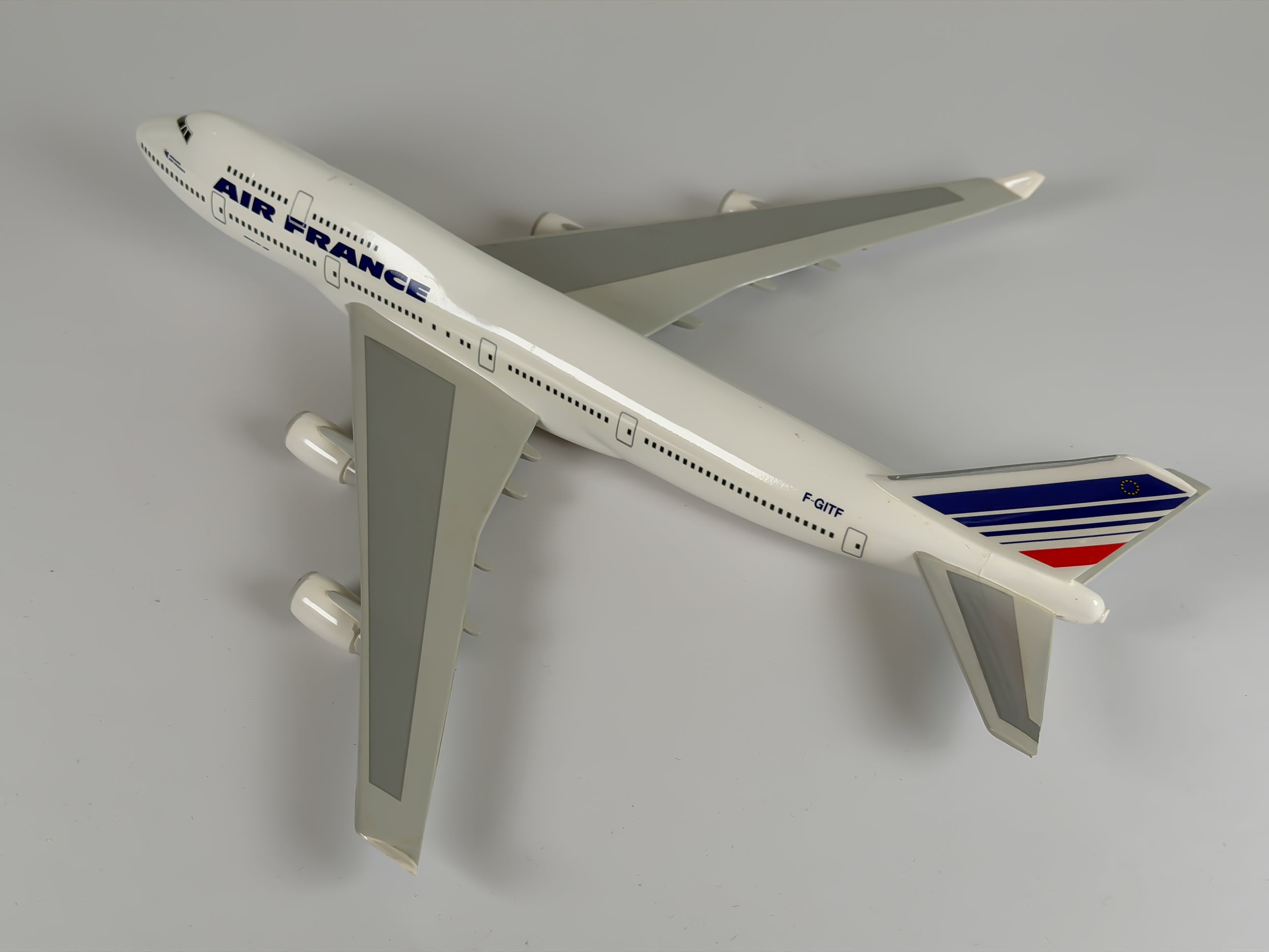 1:200 Air France Boeing 747-400 (F-GITF) - Barcode | Graphideco