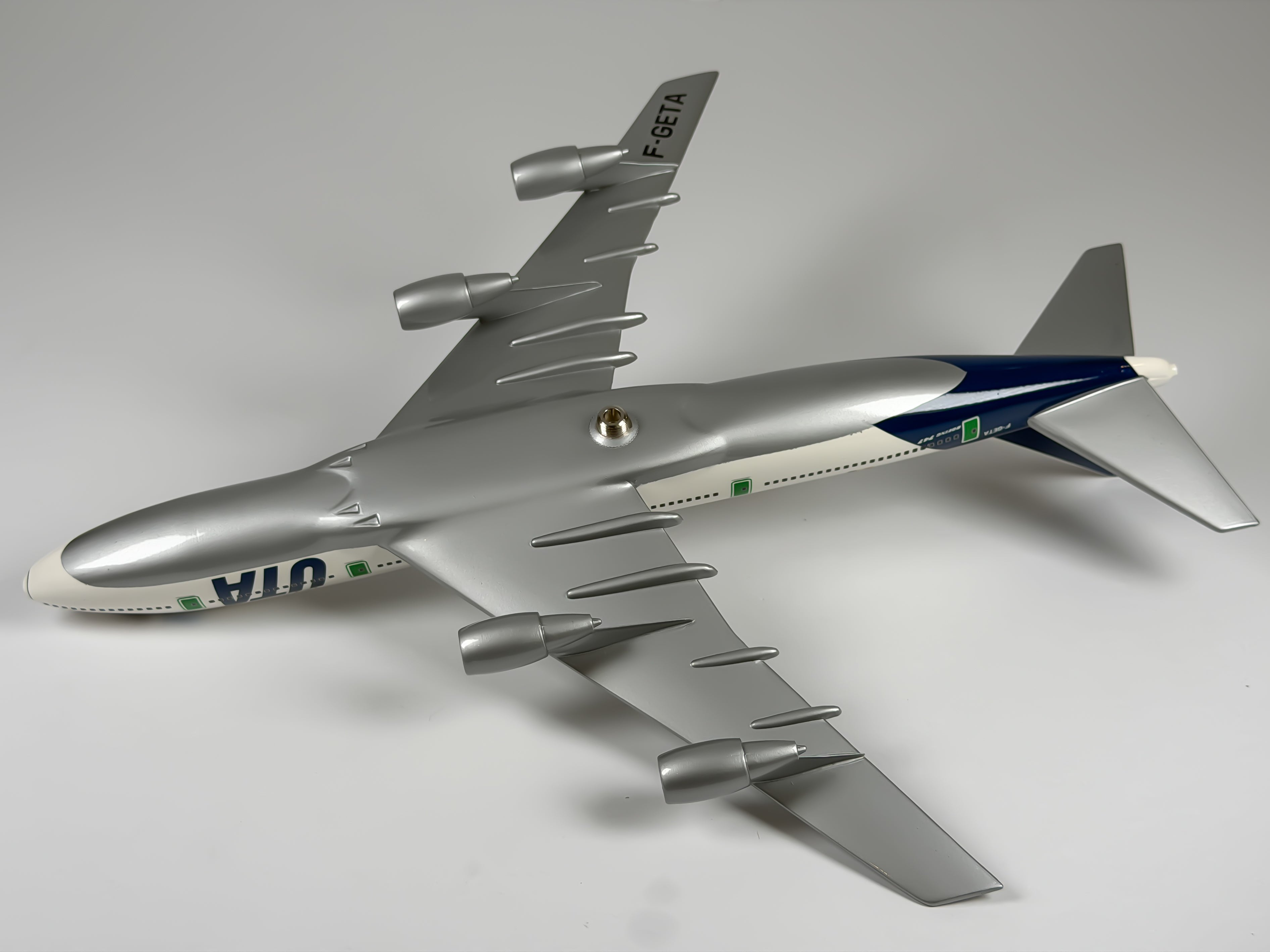 1:200 Union de Transports Aeriens (UTA) Boeing 747-200 (F-GETA) | Bourbon Models