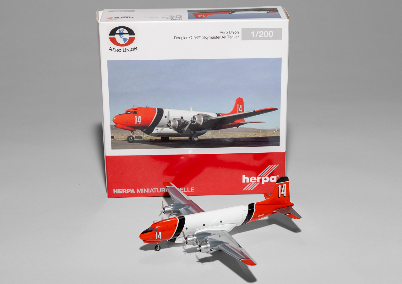 Herpa 1:200 Aero Union Air Tanker Lockheed C-54 N62297 Fire Fighting Tanker 570954