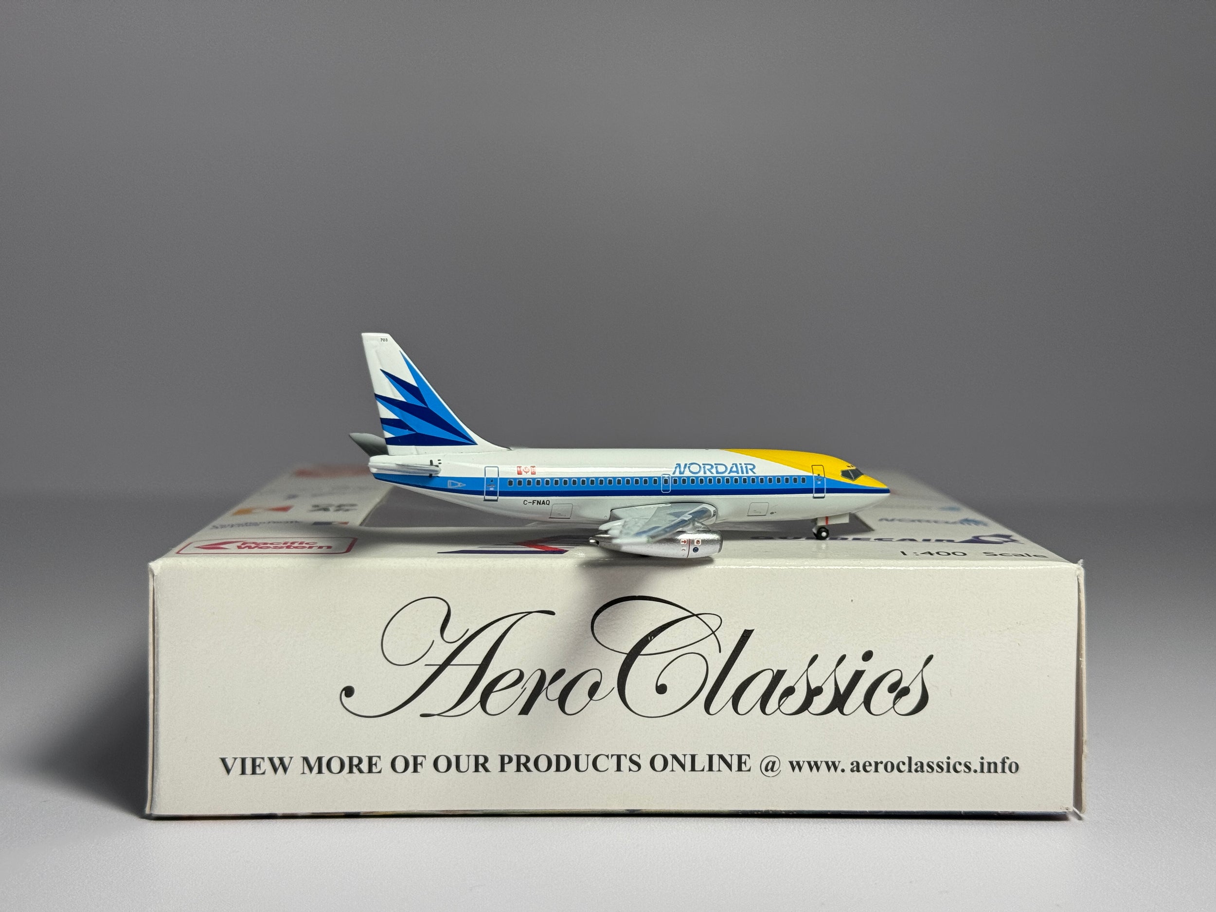 Aeroclassics 1:400 Nordair Boeing 737-200 C-FNAQ AC18099B