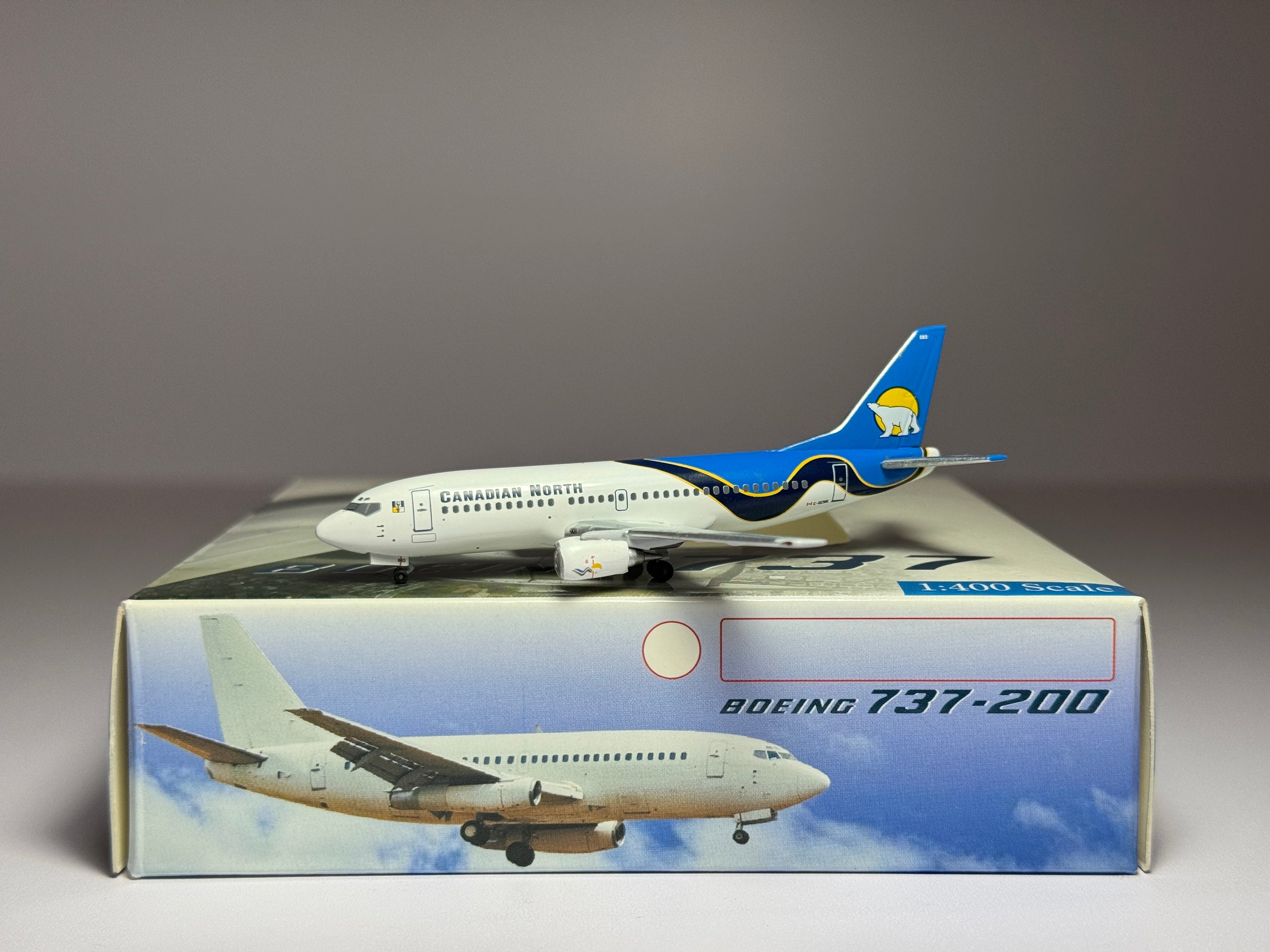 Aeroclassics 1:400 Canadian North Boeing 737-217 C-GCNK Polar Bear ACCGCNK
