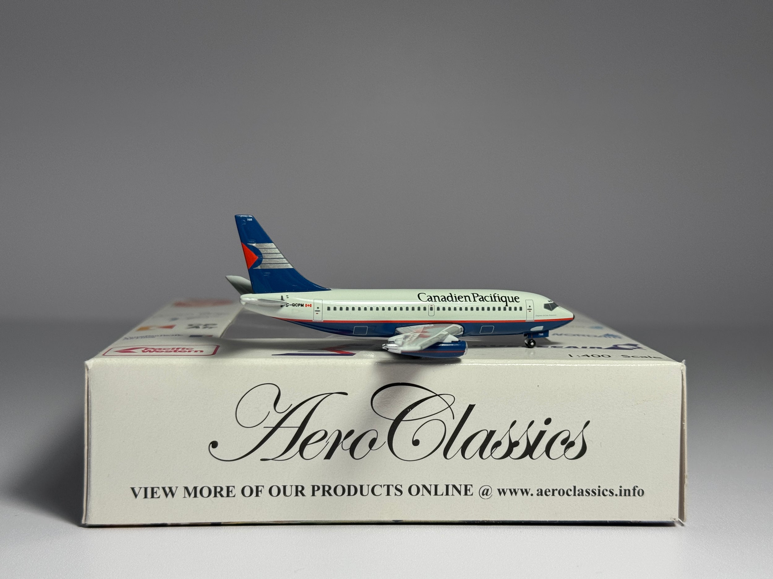 Aeroclassics 1:400 Canadian Pacific Airlines Boeing 737-200 C-GCPM AC18095